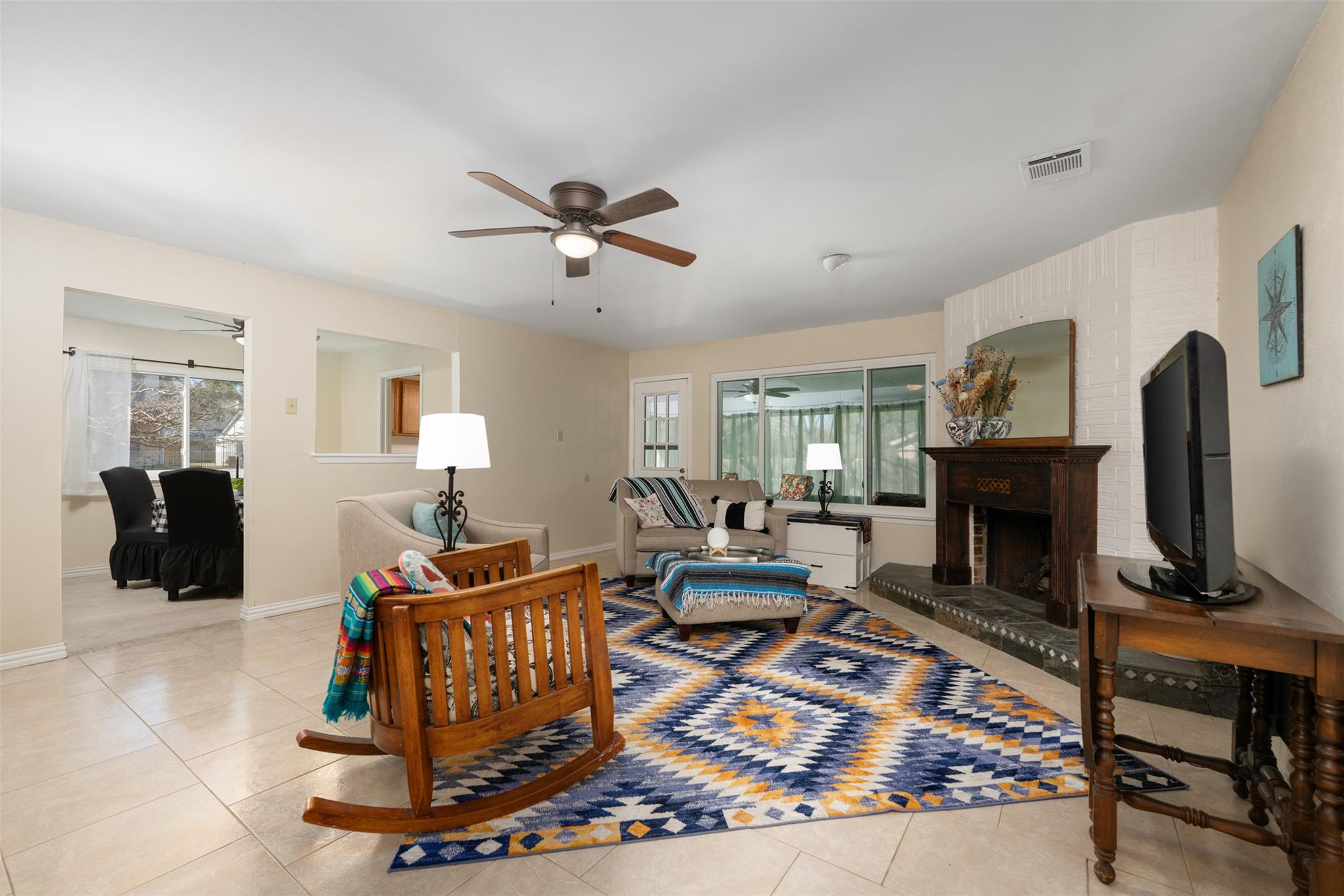 1408 Doonesbury Dr, Austin, TX 78758