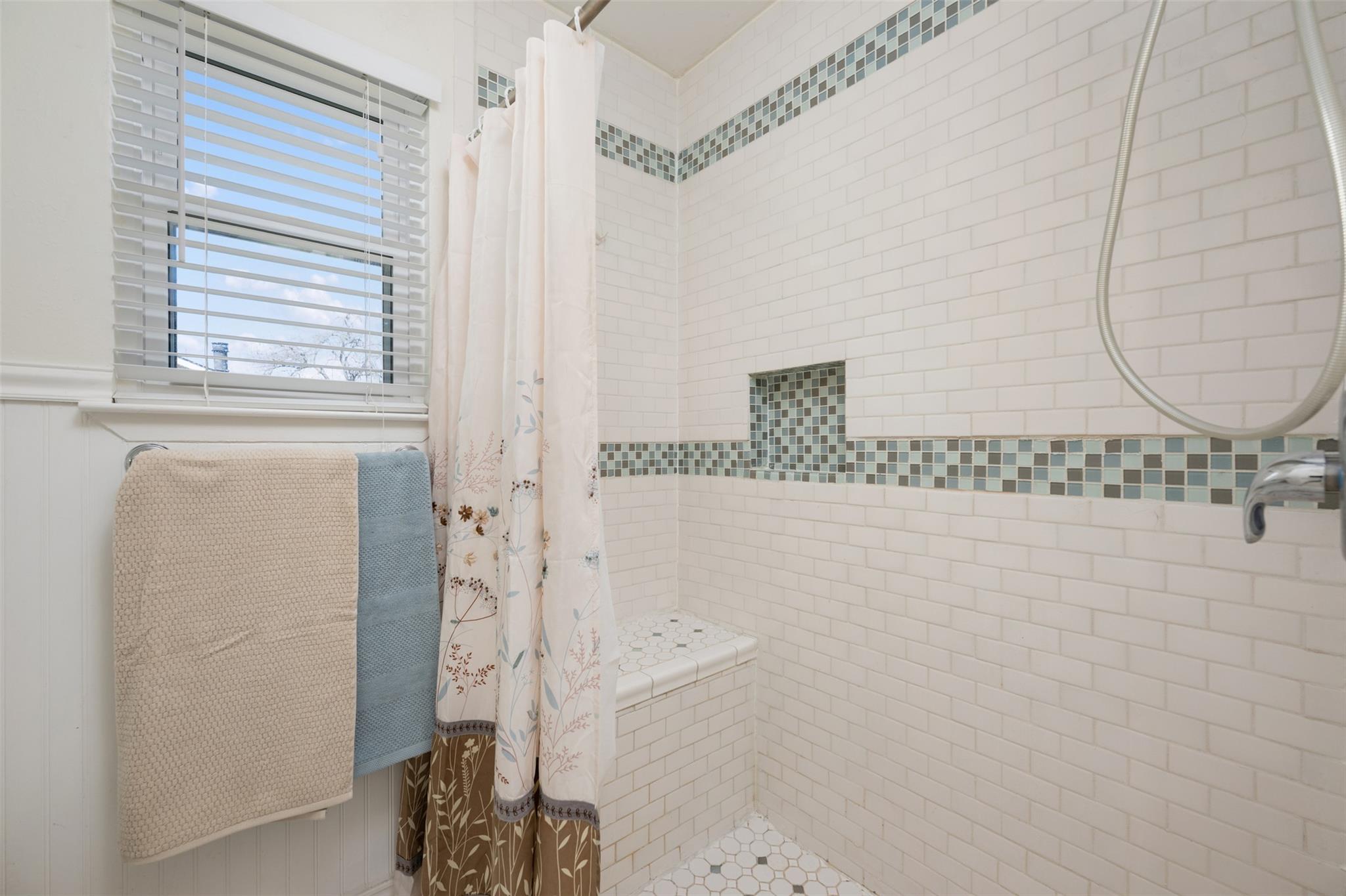 1408 Doonesbury Dr, Austin, TX 78758