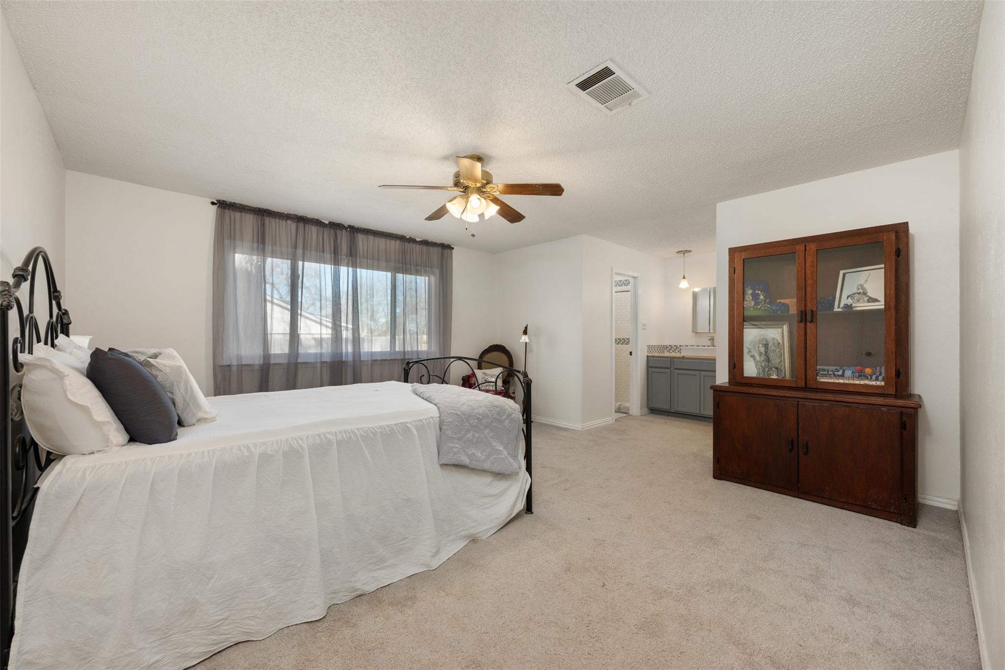 1408 Doonesbury Dr, Austin, TX 78758