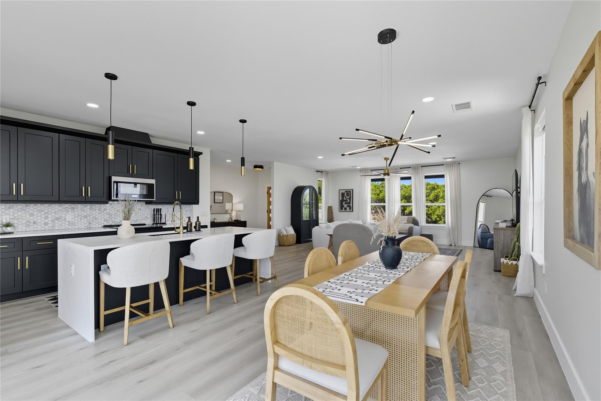 8303 Tombstone Cv, Lago Vista, TX 78645