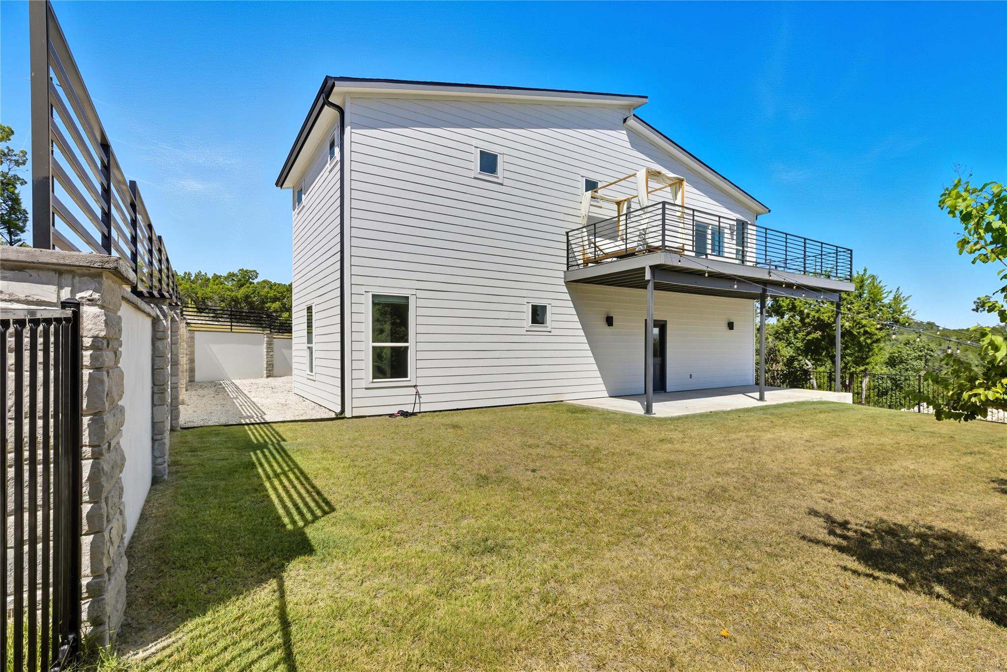 8303 Tombstone Cv, Lago Vista, TX 78645