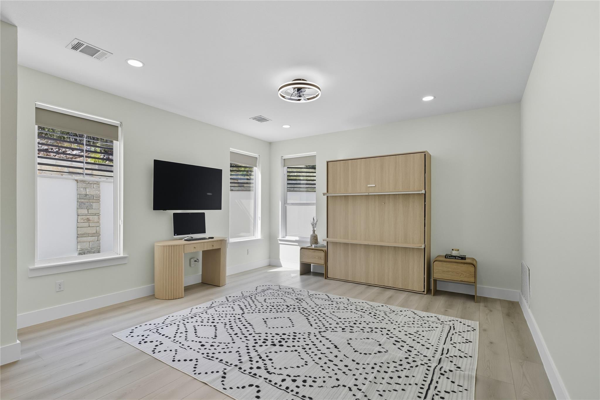 8303 Tombstone Cv, Lago Vista, TX 78645