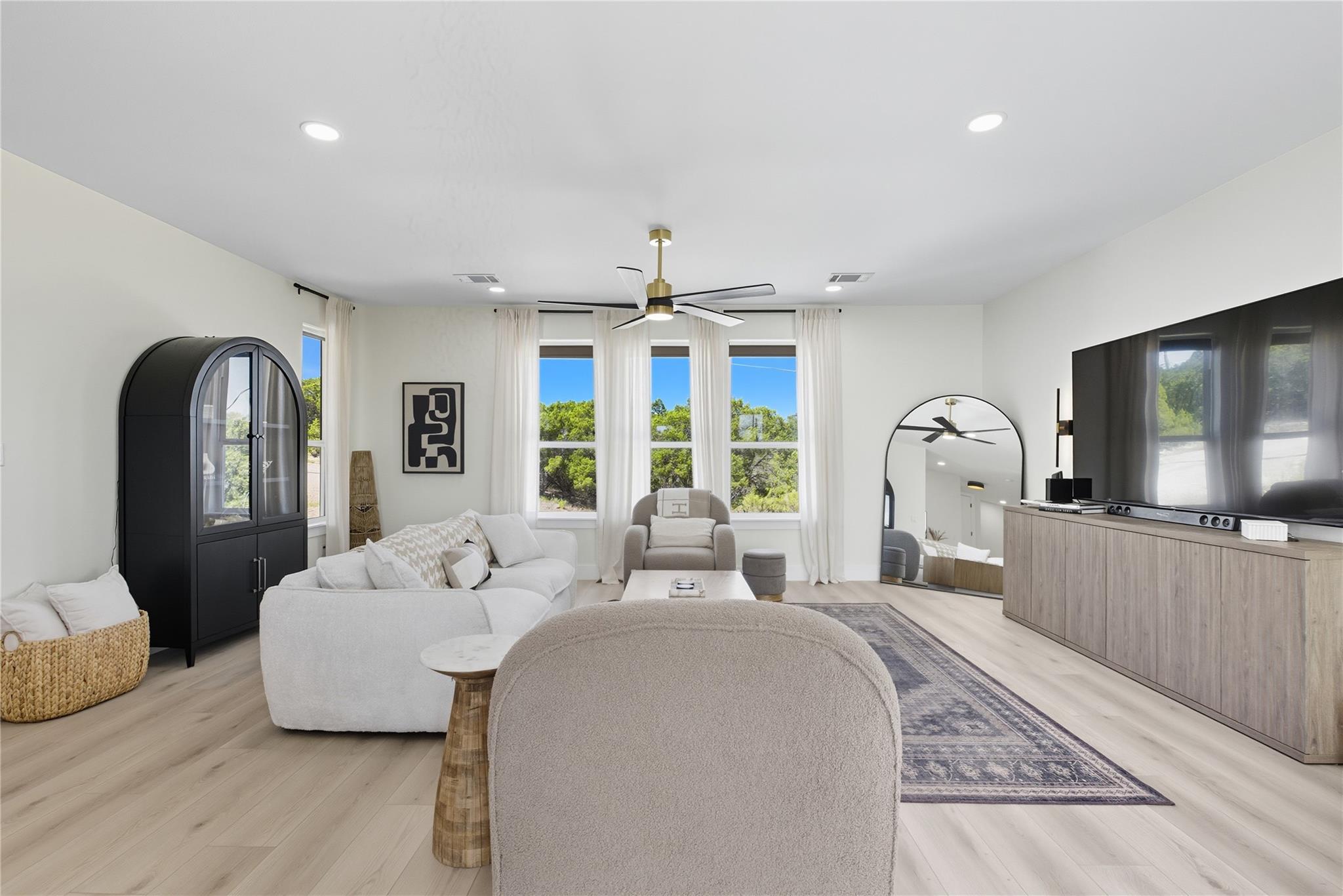 8303 Tombstone Cv, Lago Vista, TX 78645