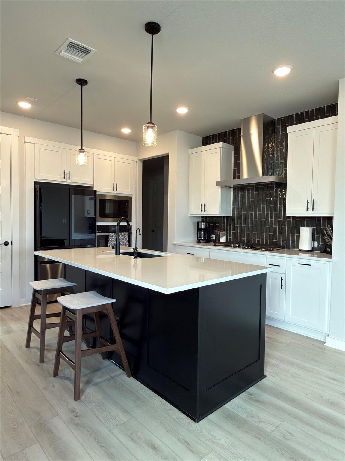 109 High Valey Drive, Liberty Hill, TX 78642