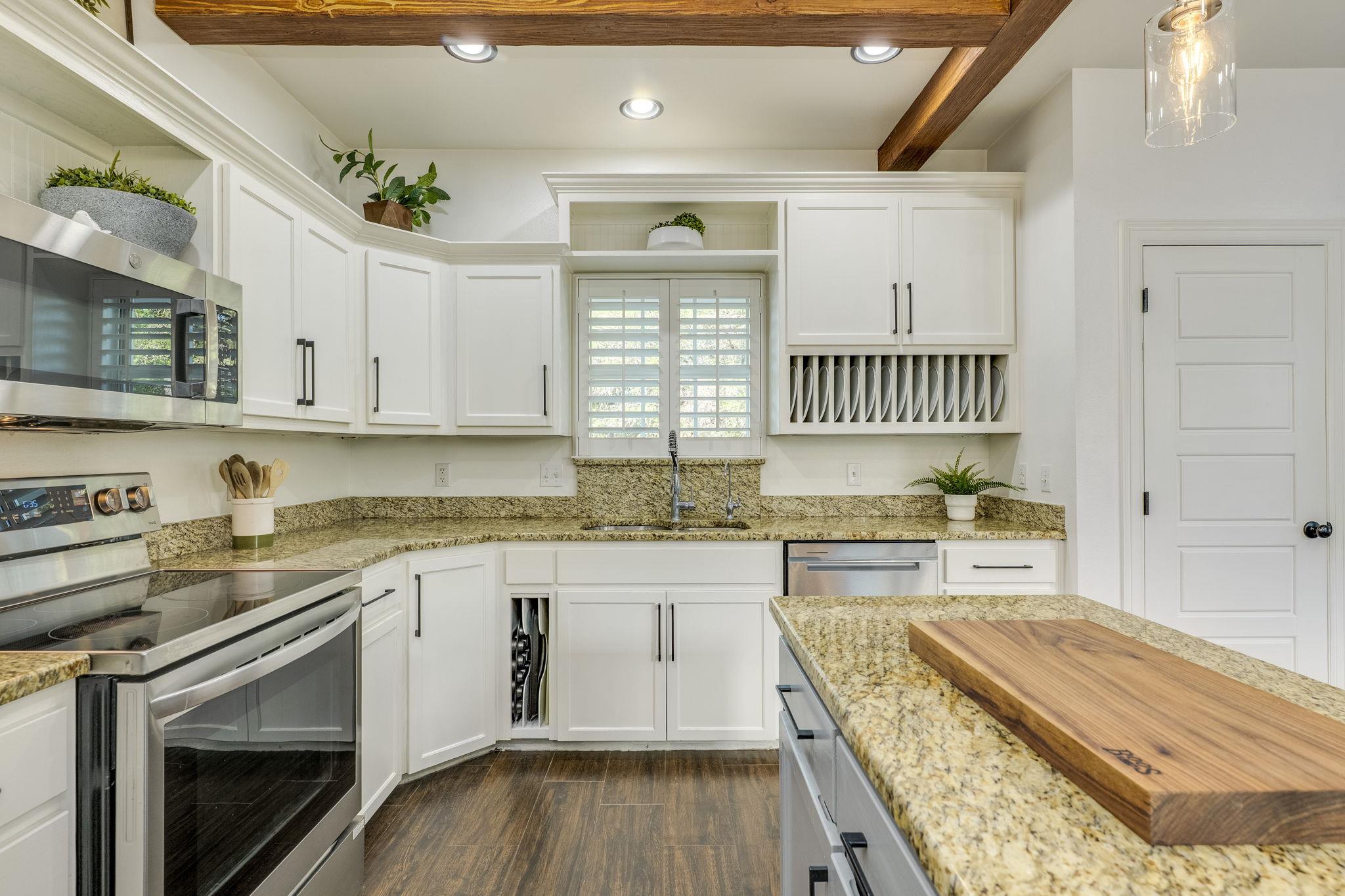 1185 County Road 258, Bertram, TX 78605