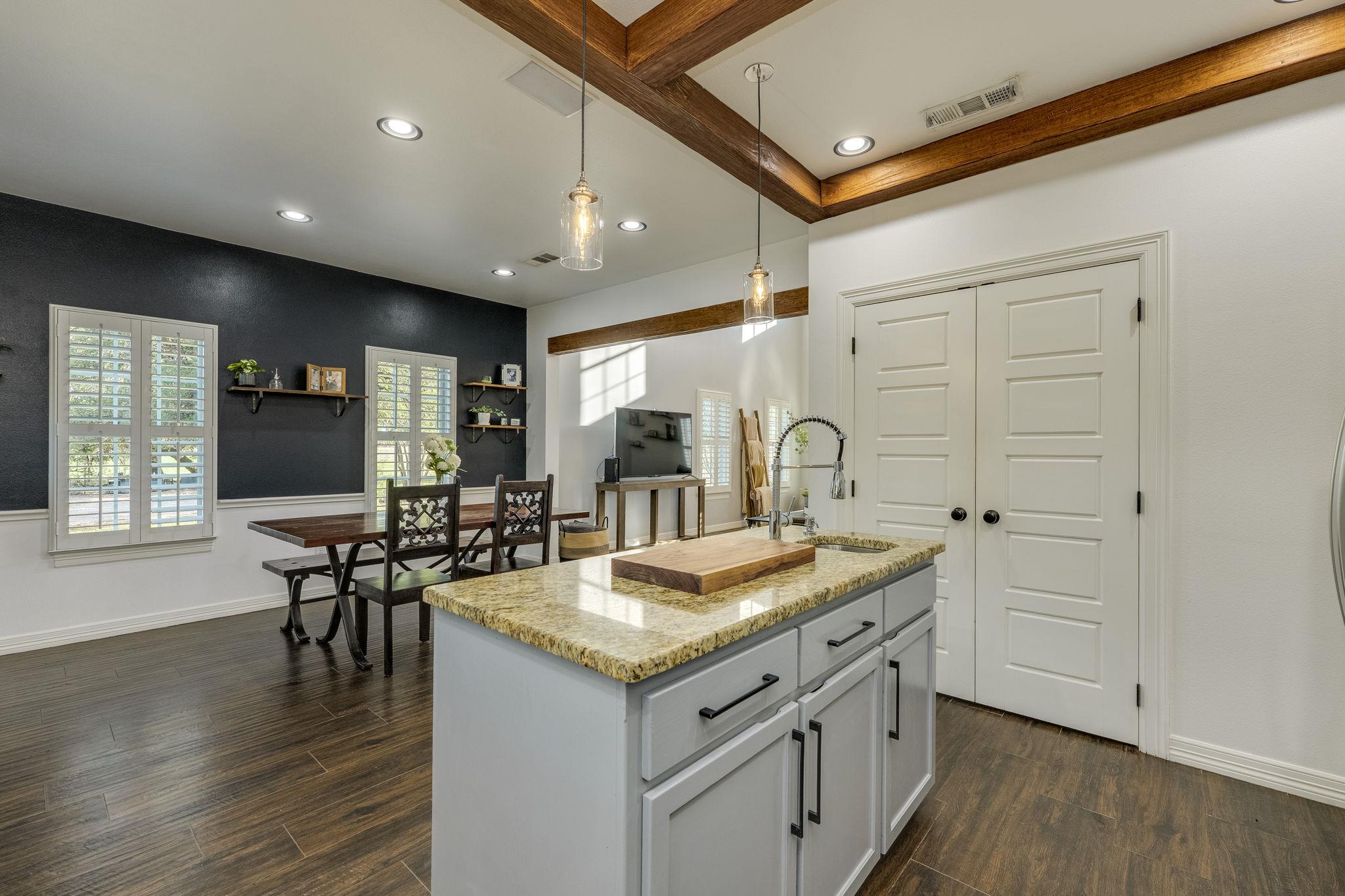 1185 County Road 258, Bertram, TX 78605