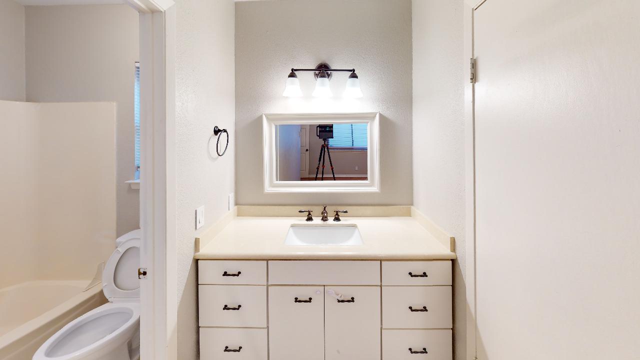 10214 Missel Thrush Dr, Austin, TX 78750