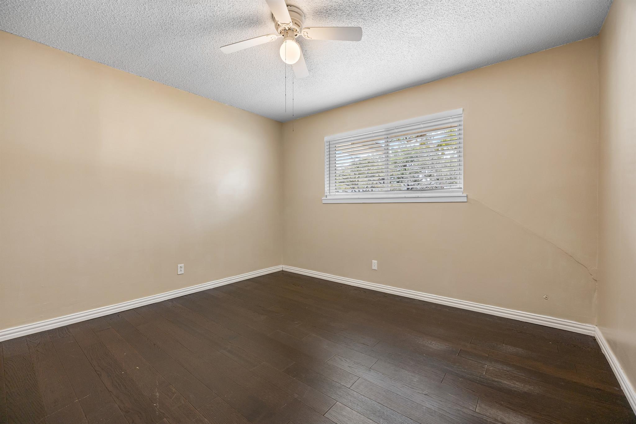 795 Vogel Dr, Lockhart, TX 78644