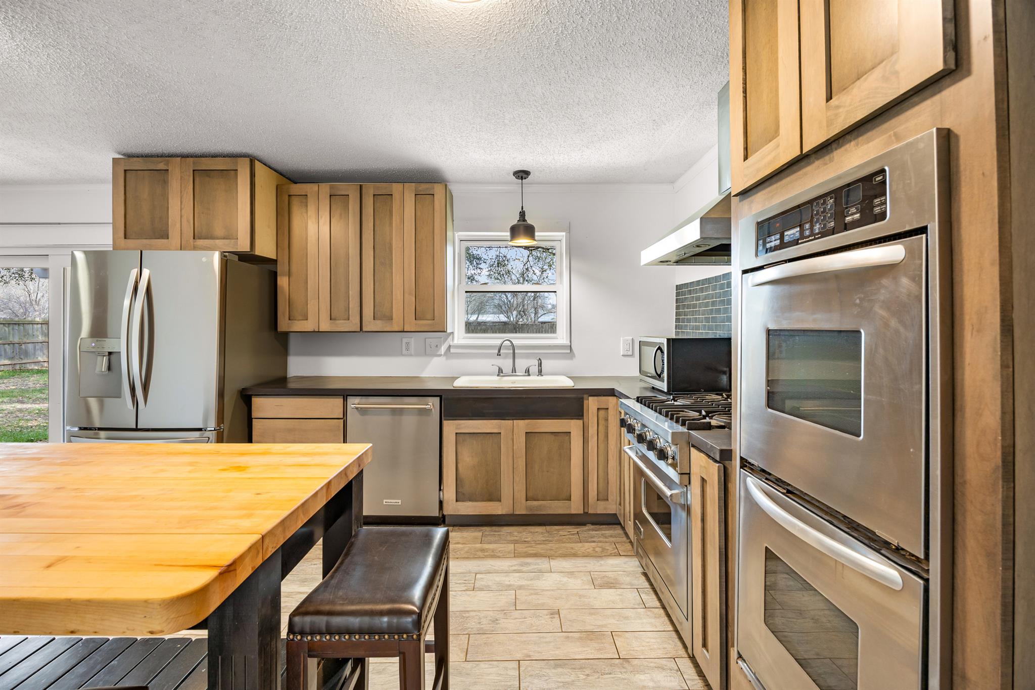 795 Vogel Dr, Lockhart, TX 78644