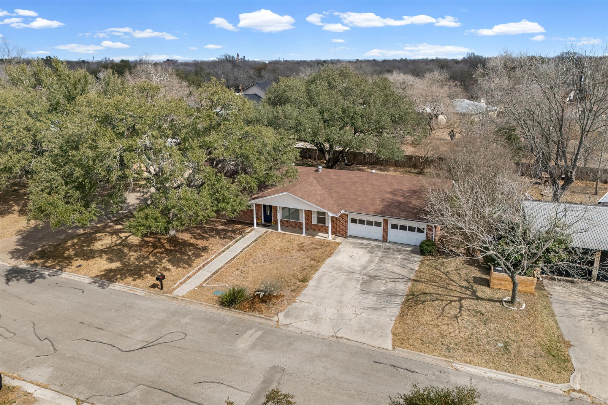 795 Vogel Dr, Lockhart, TX 78644