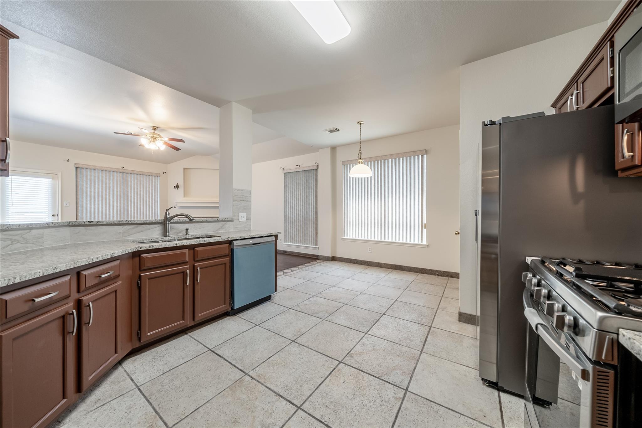 915 Double File Trl, Round Rock, TX 78665