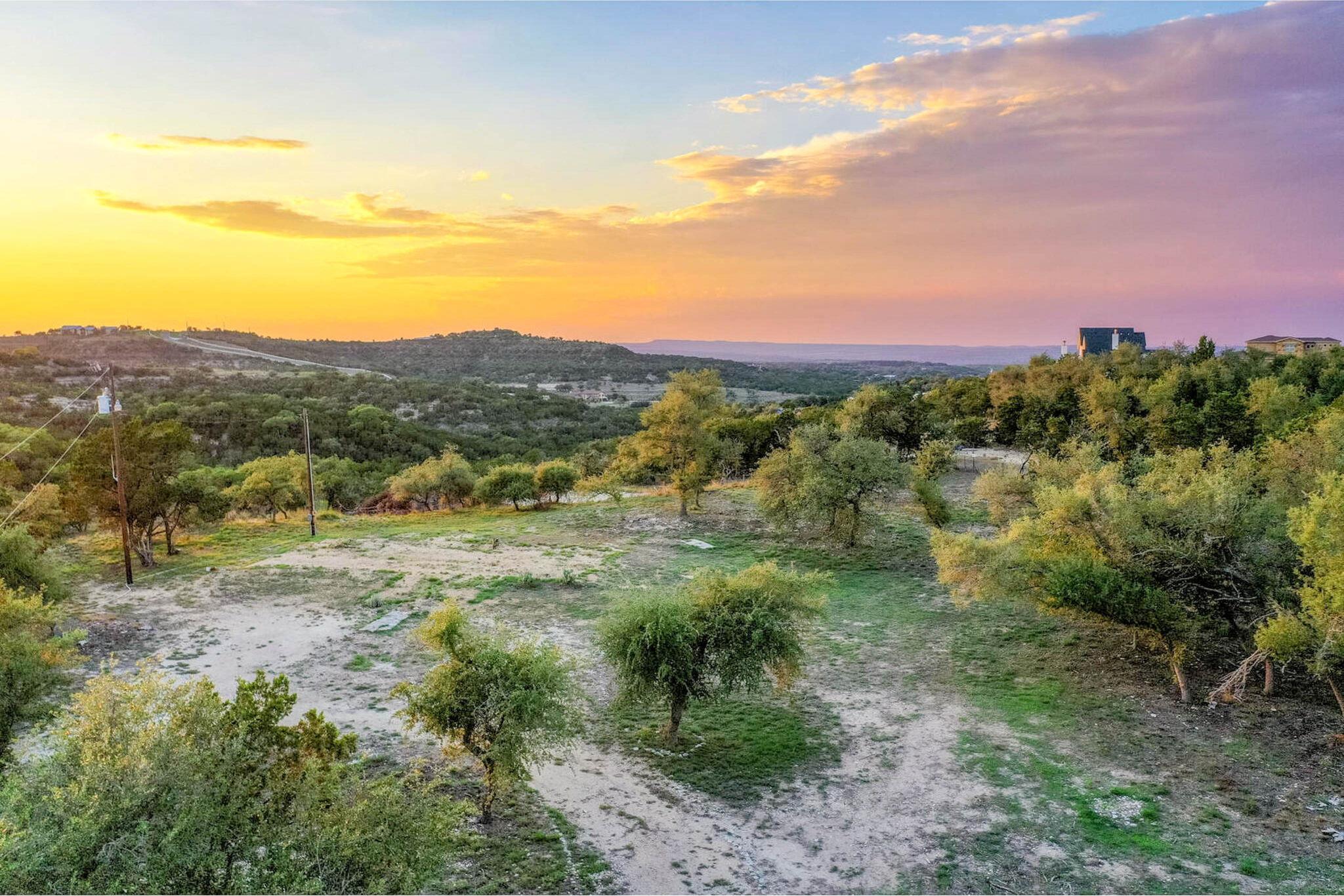 1008 Bell Springs Rd, Dripping Springs, TX 78620