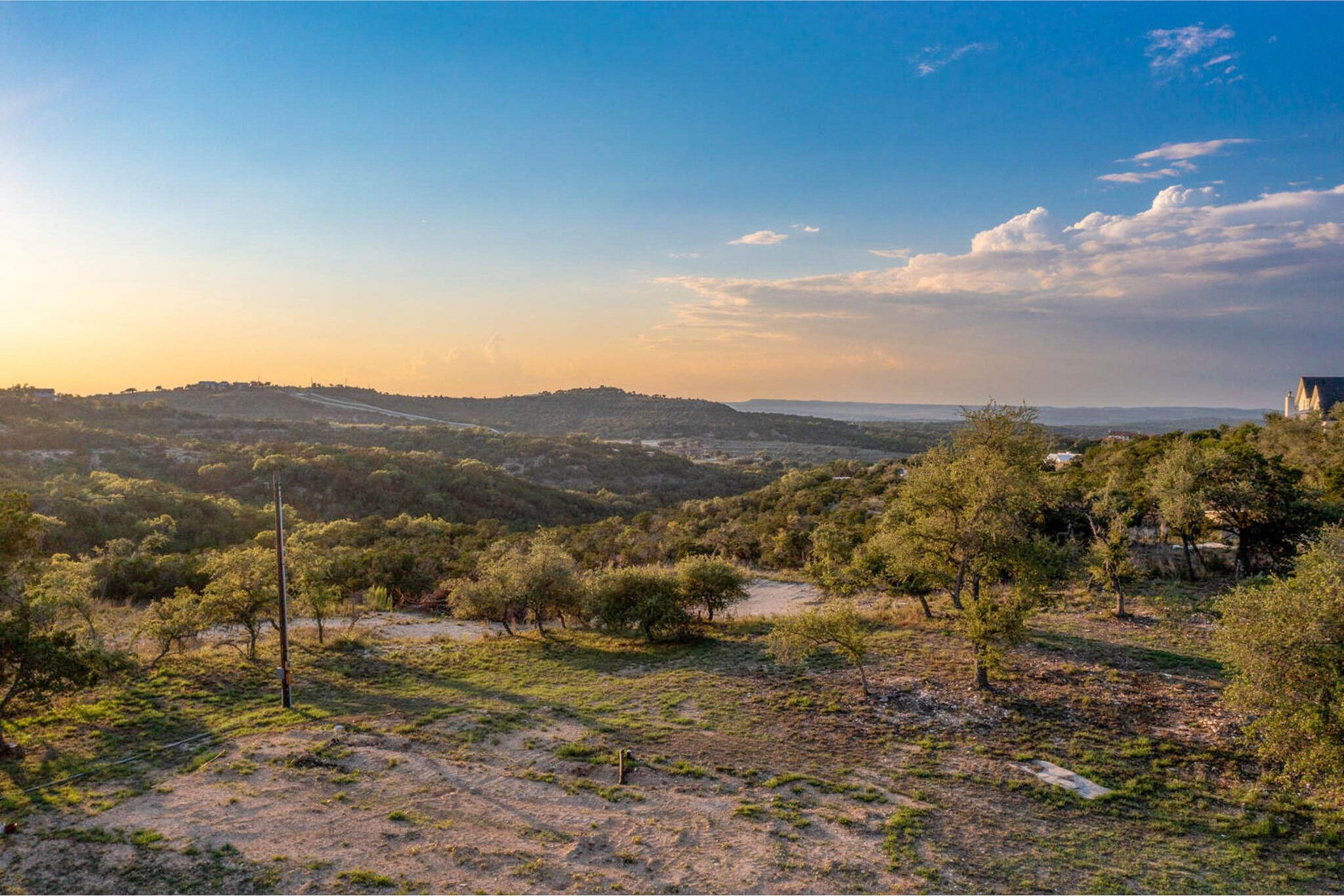 1008 Bell Springs Rd, Dripping Springs, TX 78620