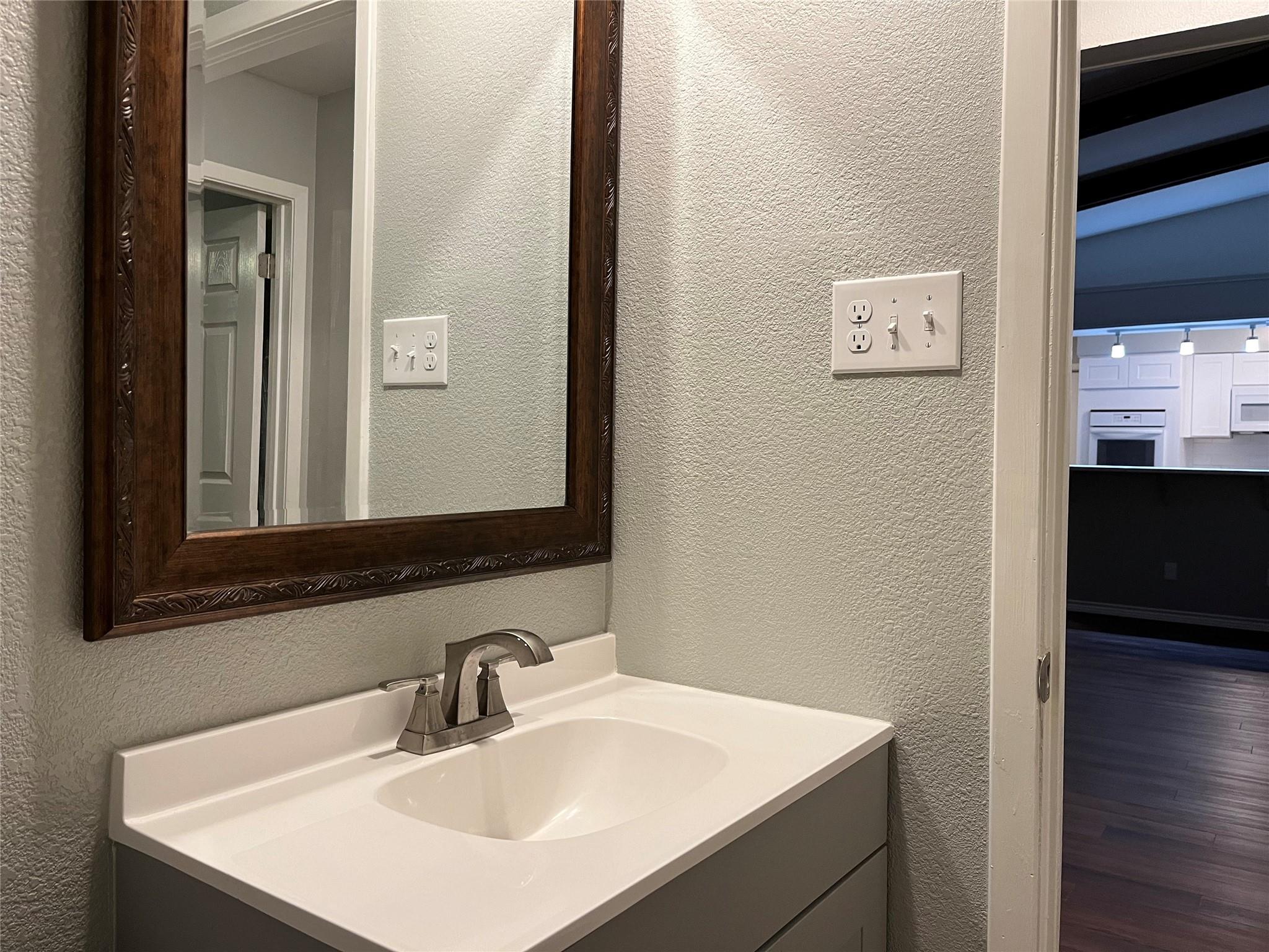 1619 E Cripple Creek Dr, Austin, TX 78758