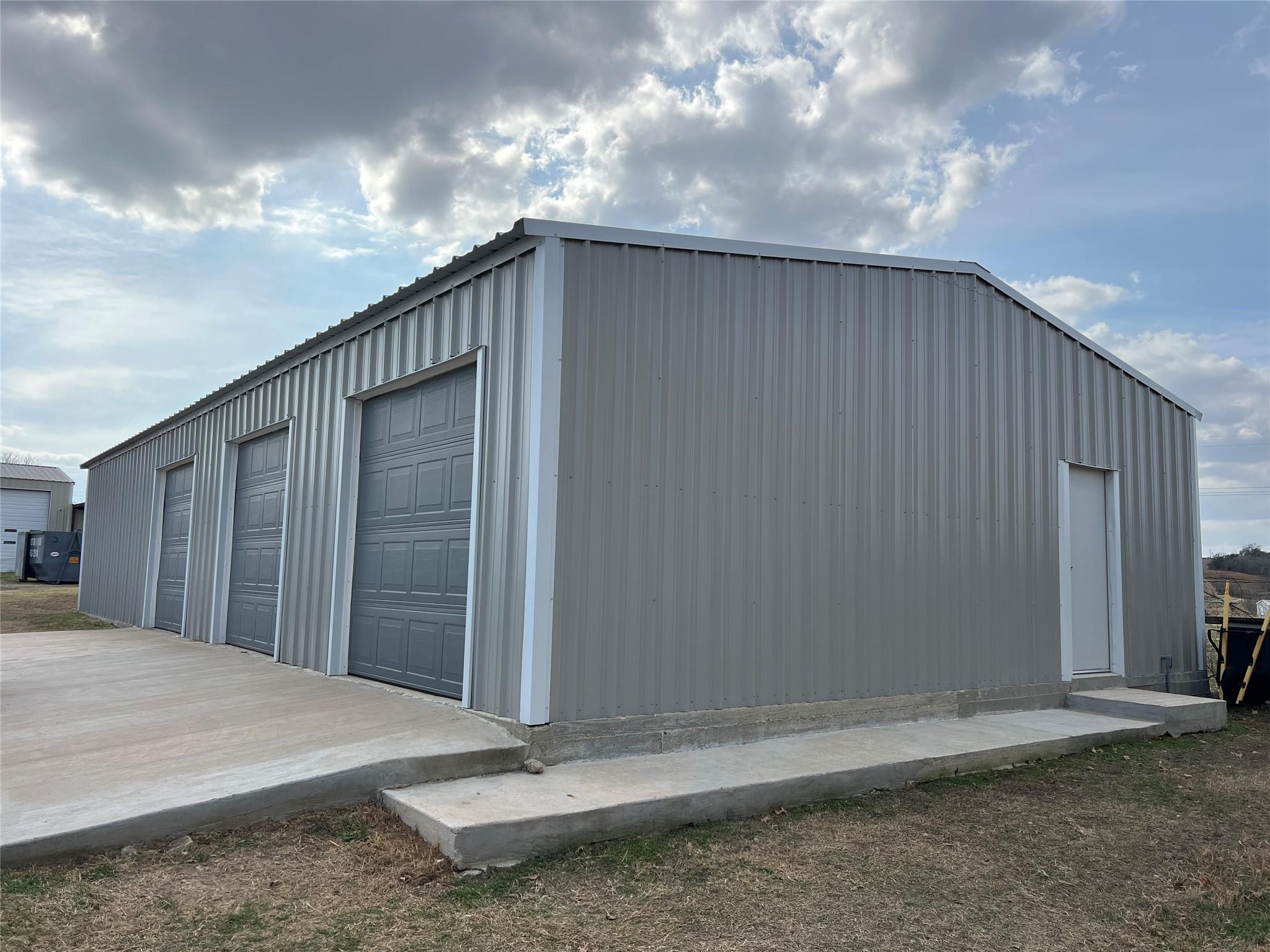 1516 Old Luling Rd, Lockhart, TX 78644