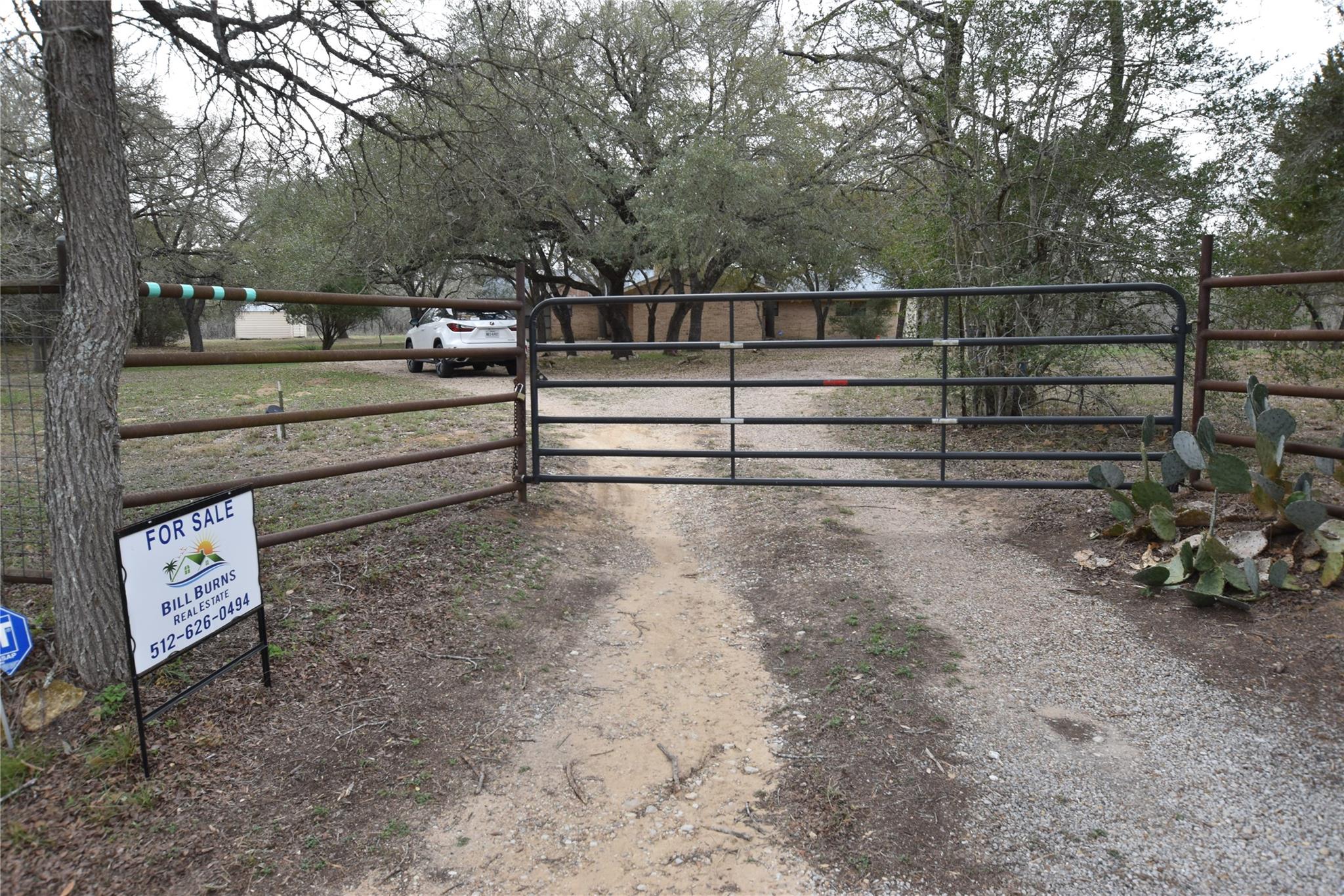 687 Fm 812 Rd, Red Rock, TX 78662