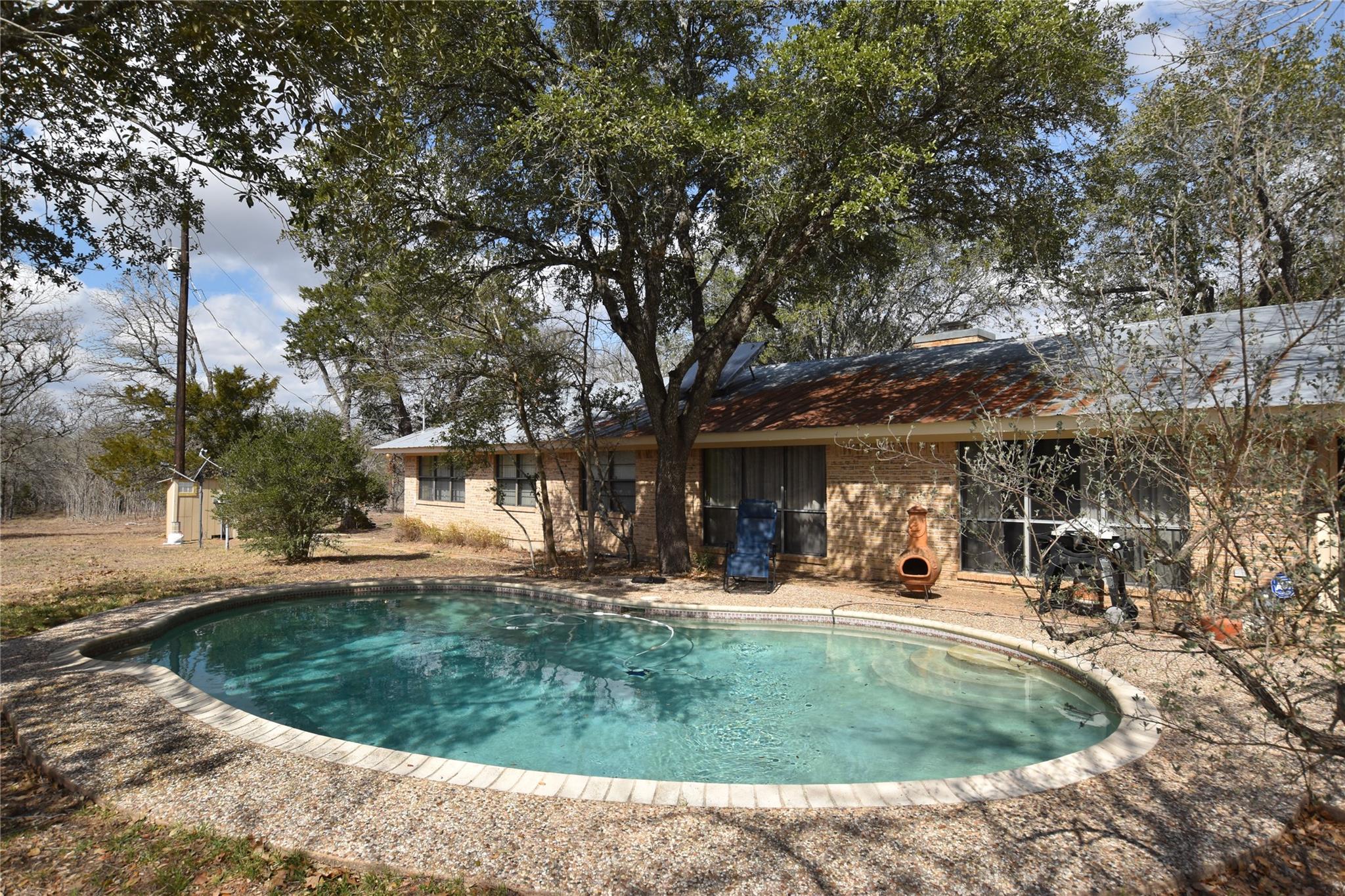 687 Fm 812 Rd, Red Rock, TX 78662
