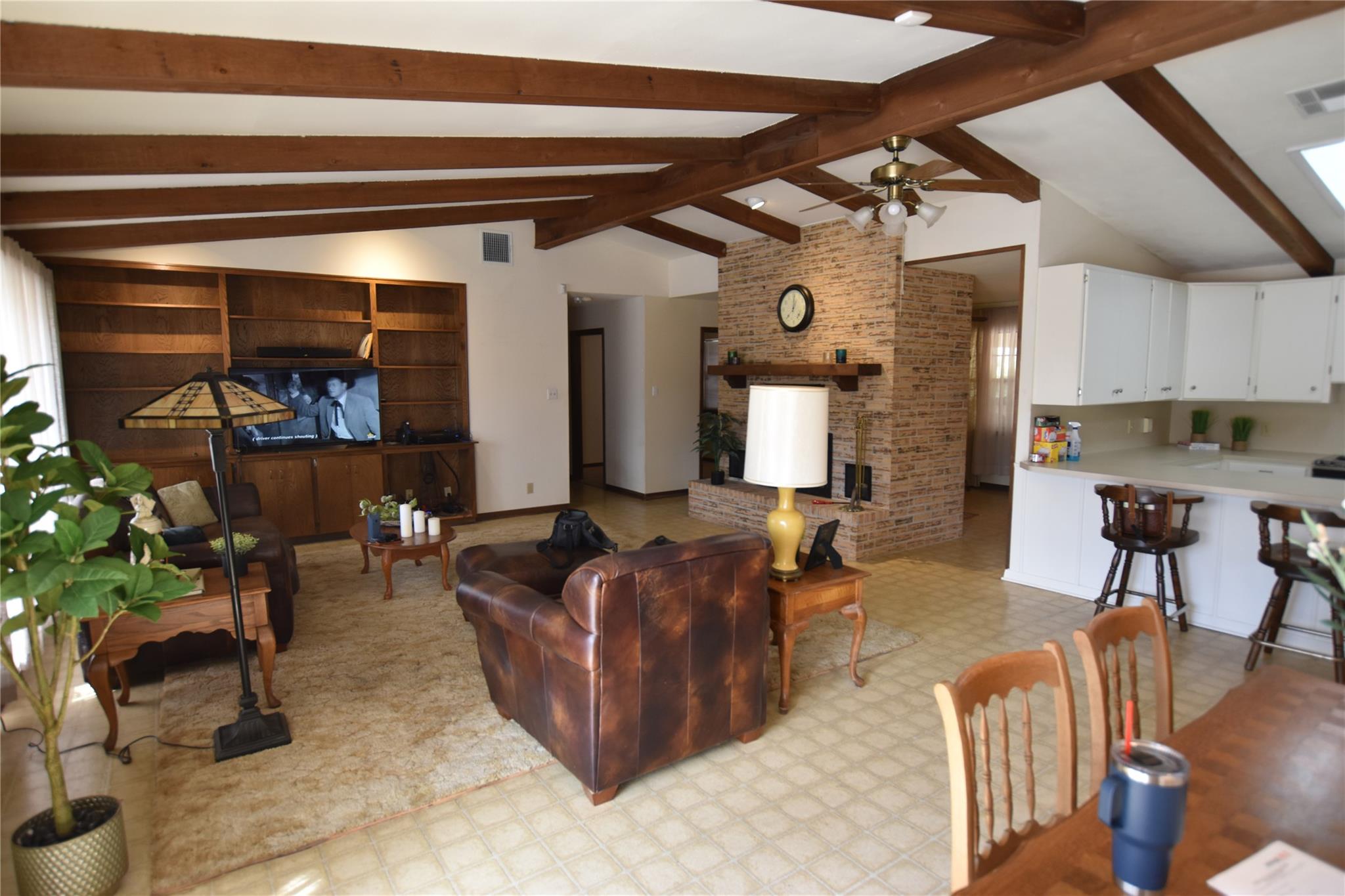 687 Fm 812 Rd, Red Rock, TX 78662