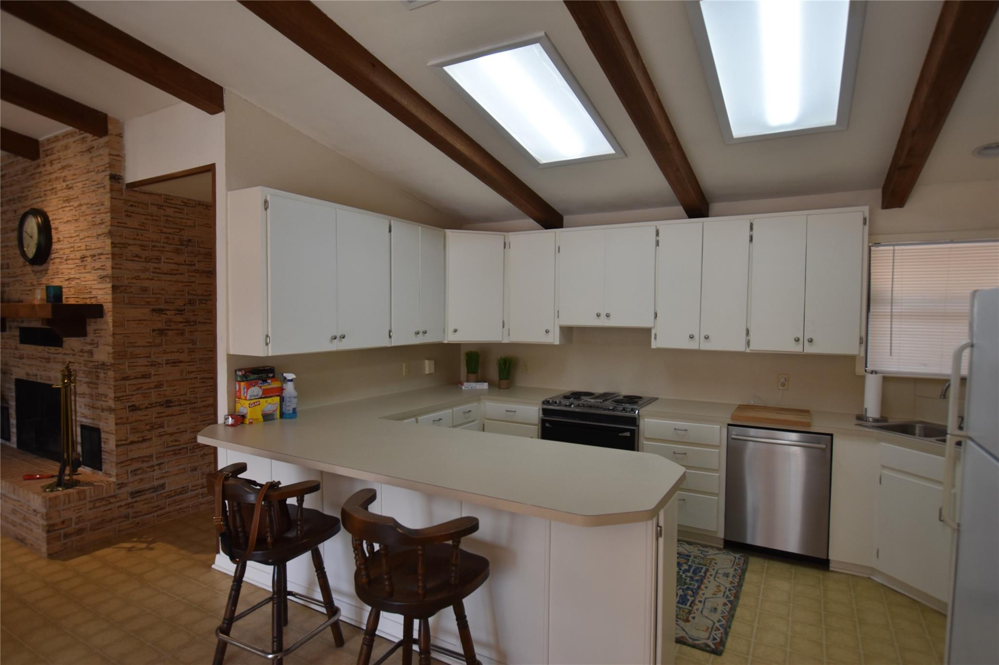 687 Fm 812 Rd, Red Rock, TX 78662