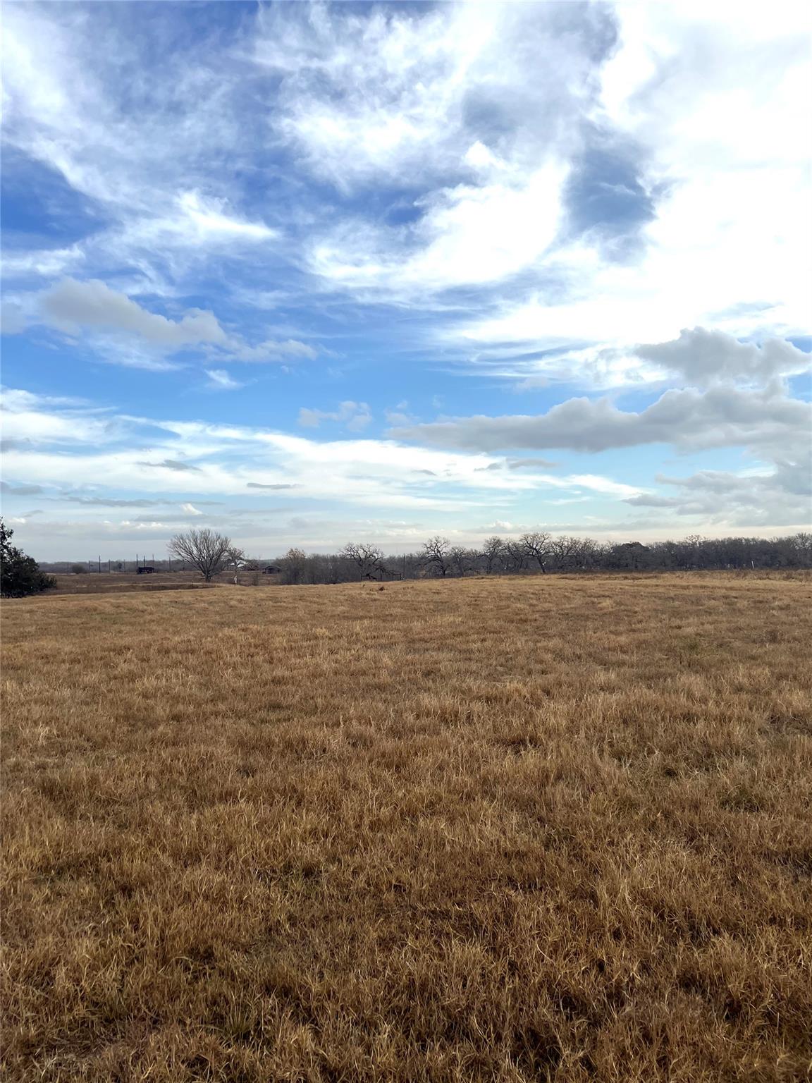 505 Engelke Rd, Kingsbury, TX 78638