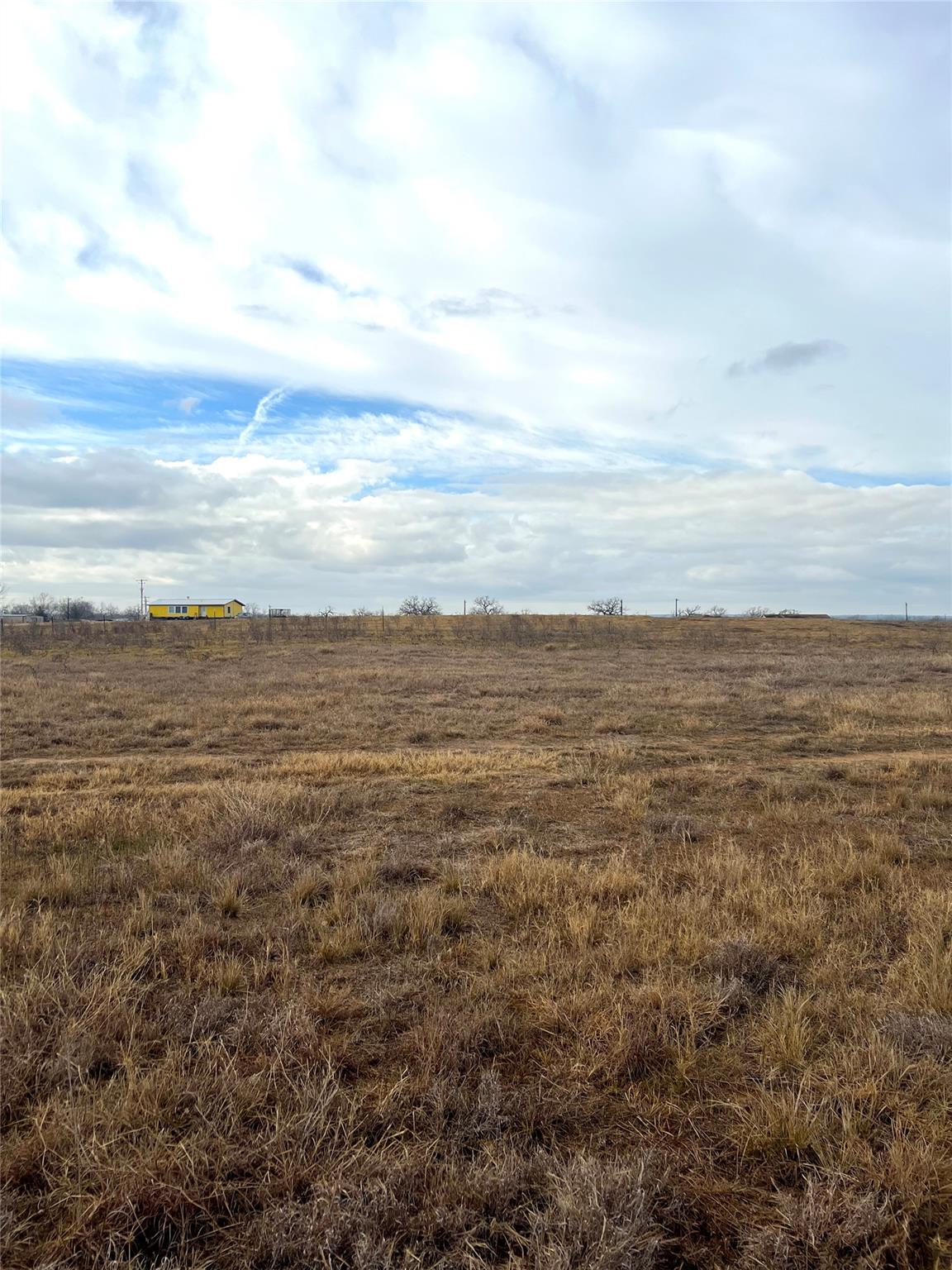 505 Engelke Rd, Kingsbury, TX 78638