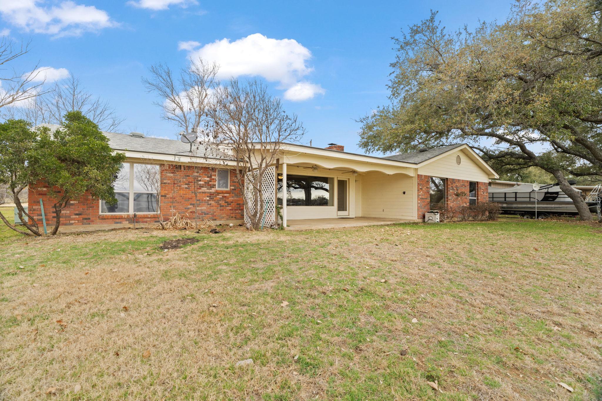 104 Live Oak, Tow, TX 78672