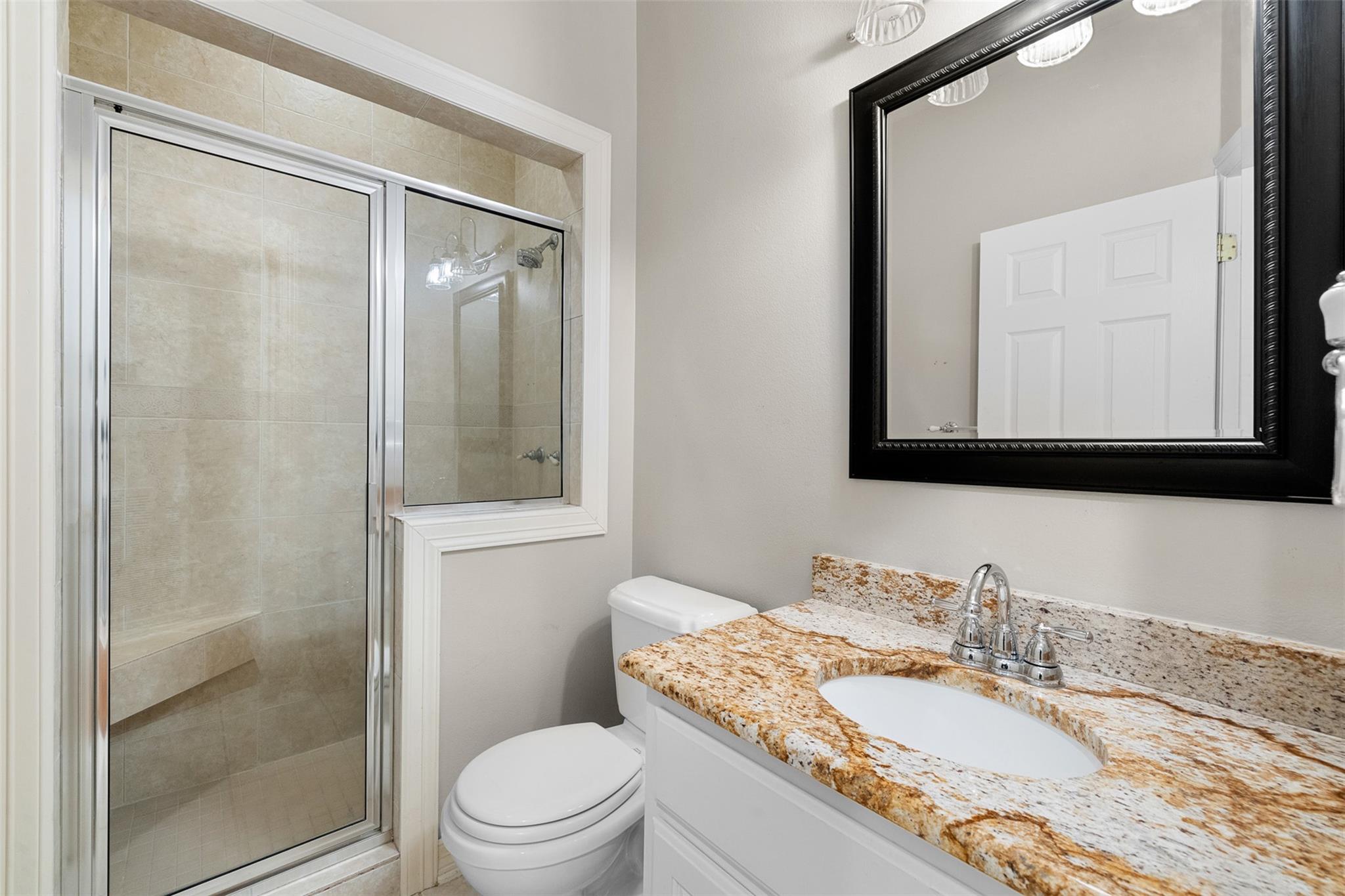 601 Country Club Ct, La Grange, TX 78945