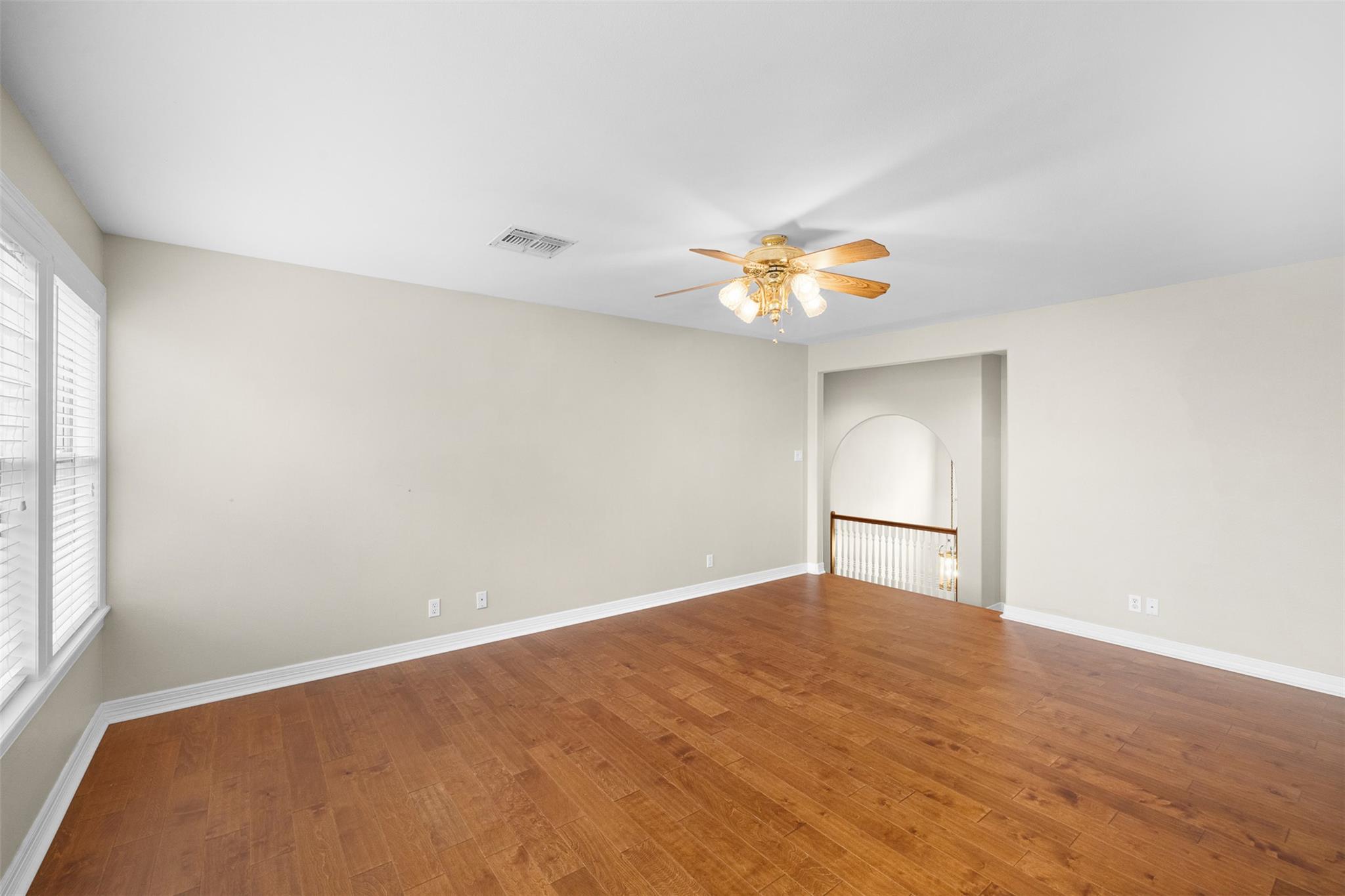 601 Country Club Ct, La Grange, TX 78945