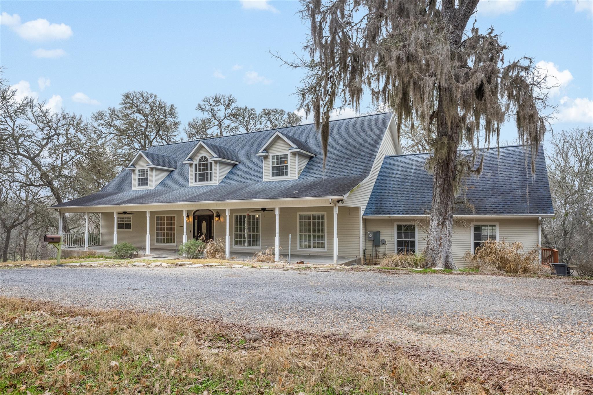 601 Country Club Ct, La Grange, TX 78945