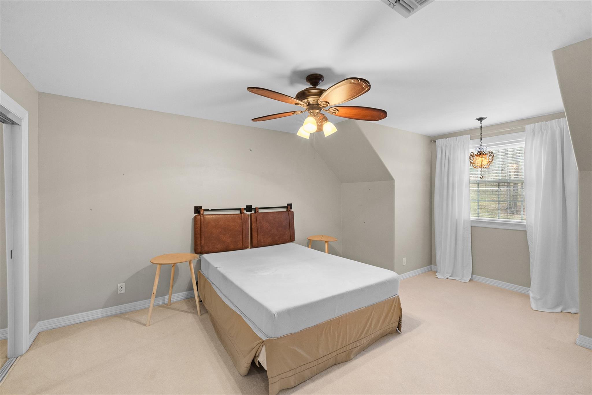 601 Country Club Ct, La Grange, TX 78945