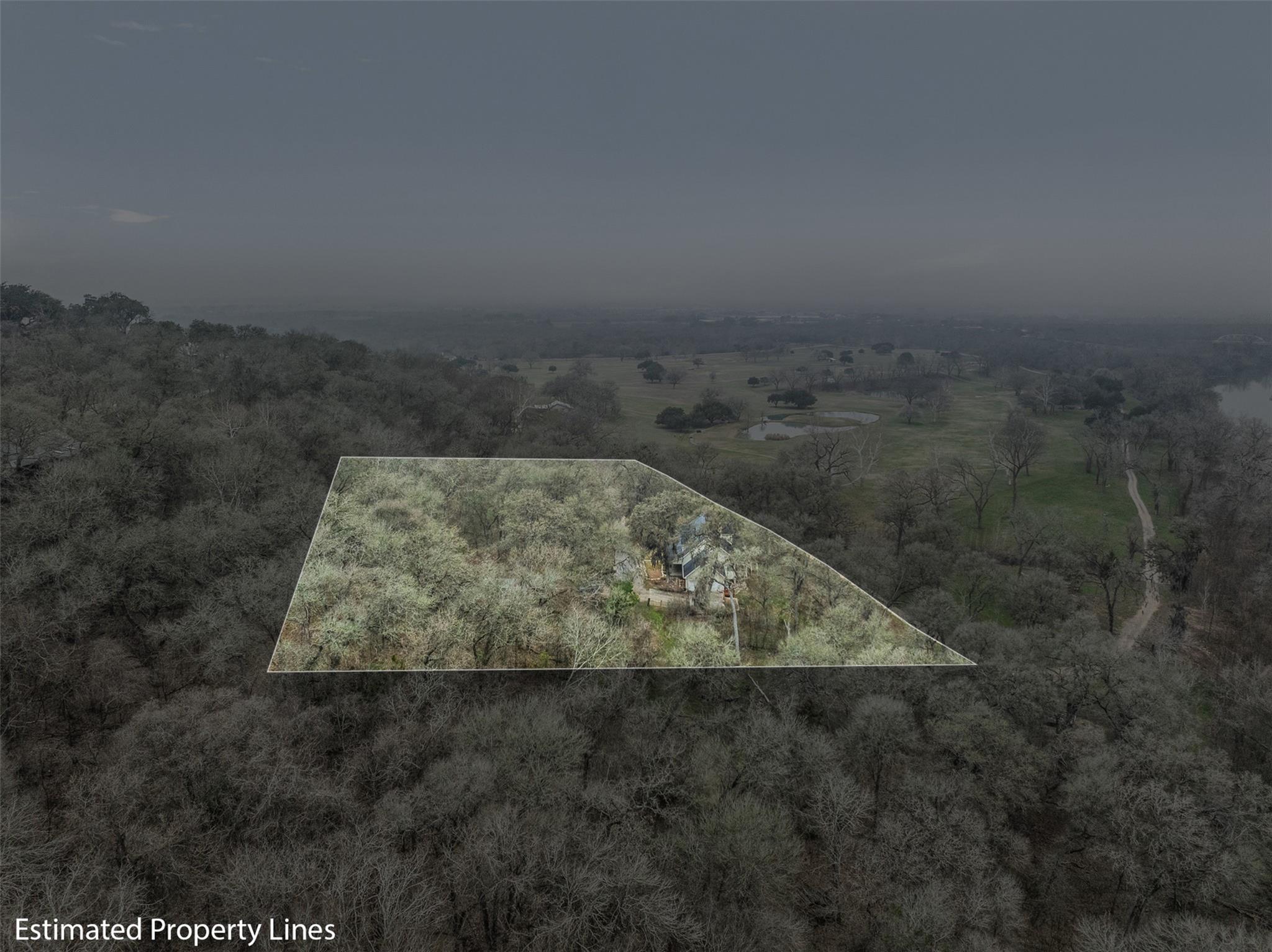 601 Country Club Ct, La Grange, TX 78945