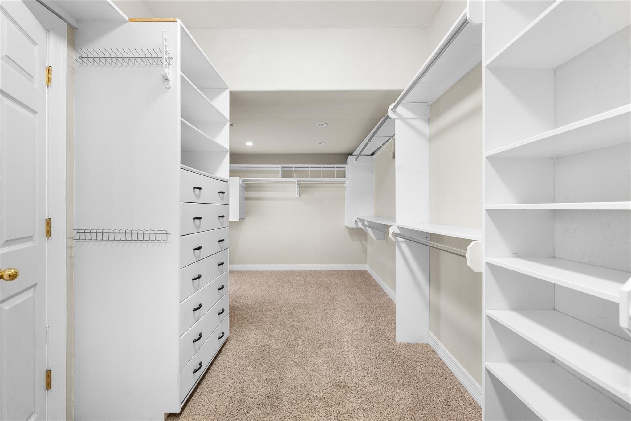 601 Country Club Ct, La Grange, TX 78945