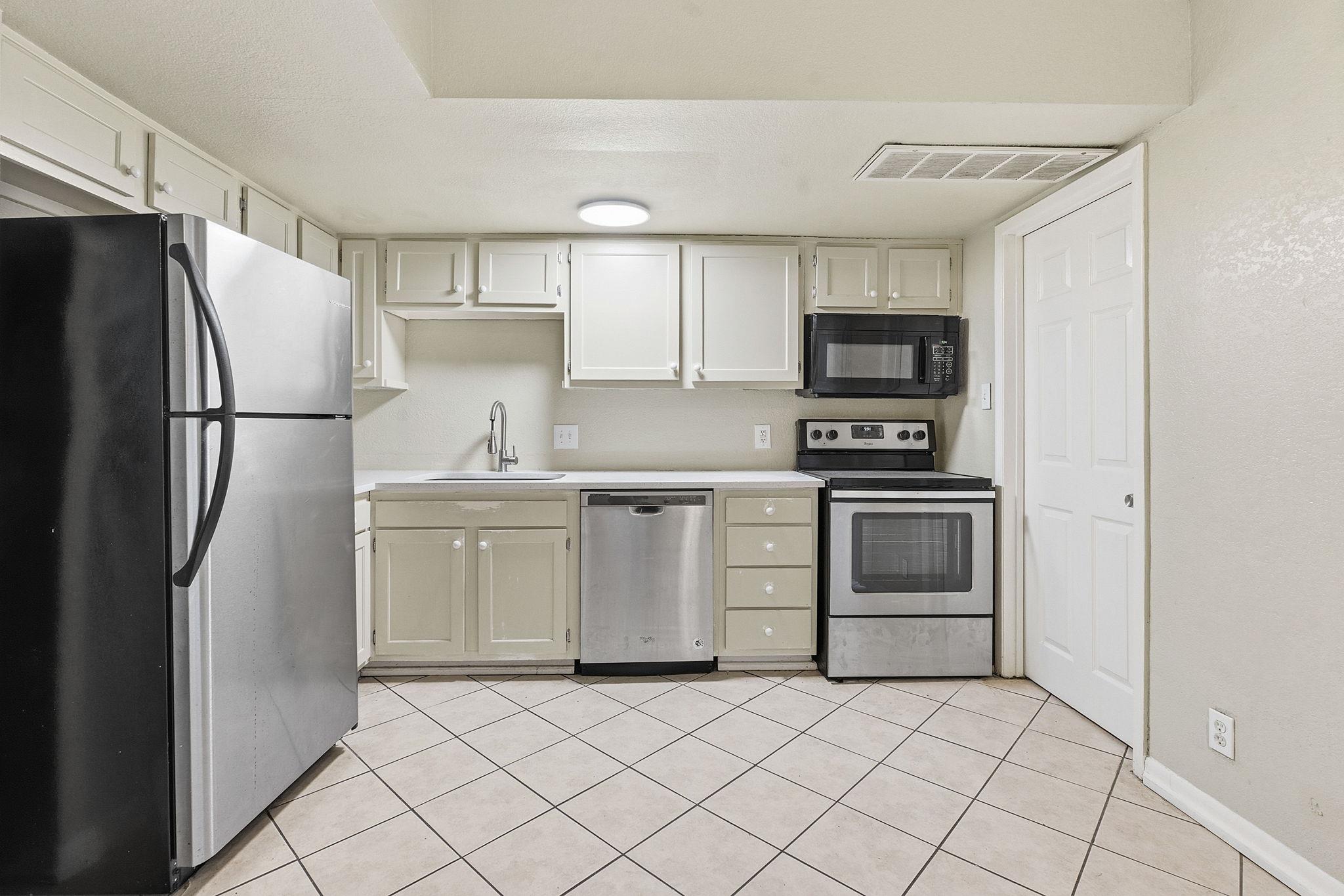 8809 Dawnridge Cir # 102, Austin, TX 78757