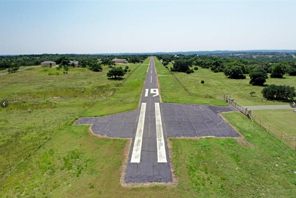 920 Crosswind Dr, Blanco, TX 78606