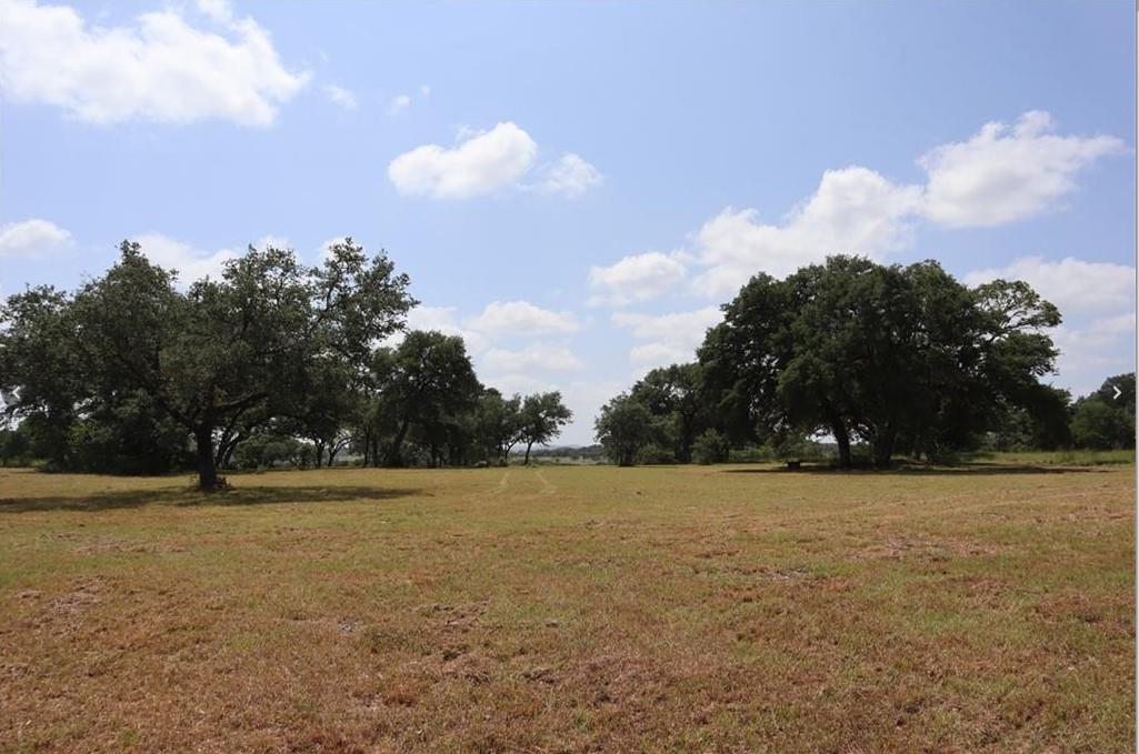 920 Crosswind Dr, Blanco, TX 78606