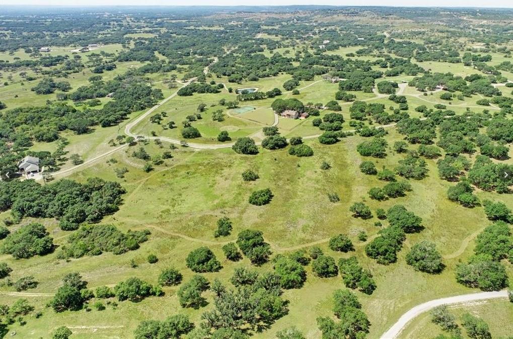 920 Crosswind Dr, Blanco, TX 78606
