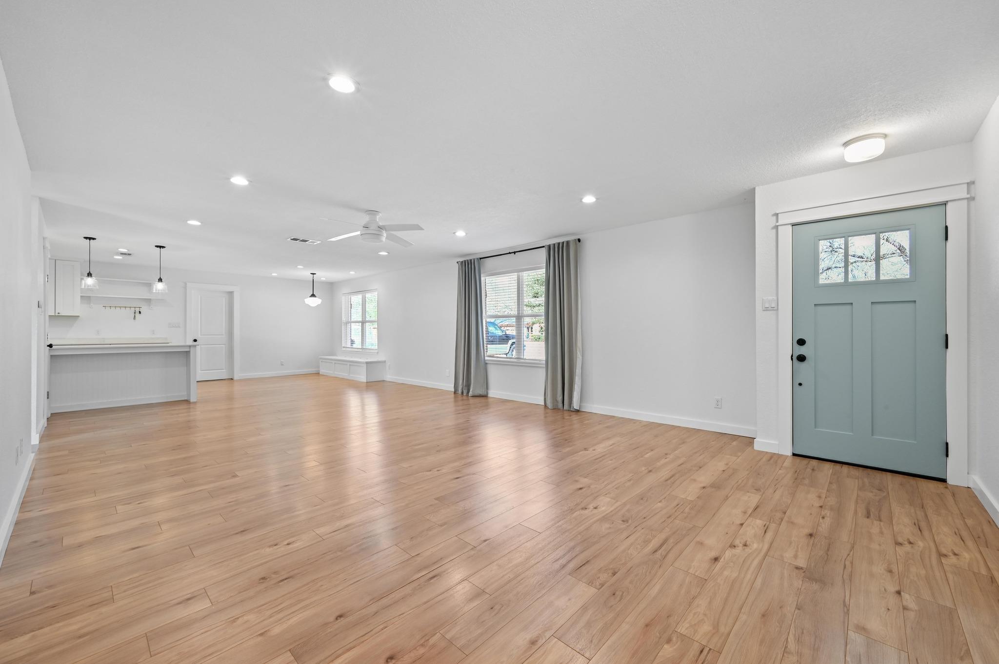 808 Vogel Dr, Lockhart, TX 78644