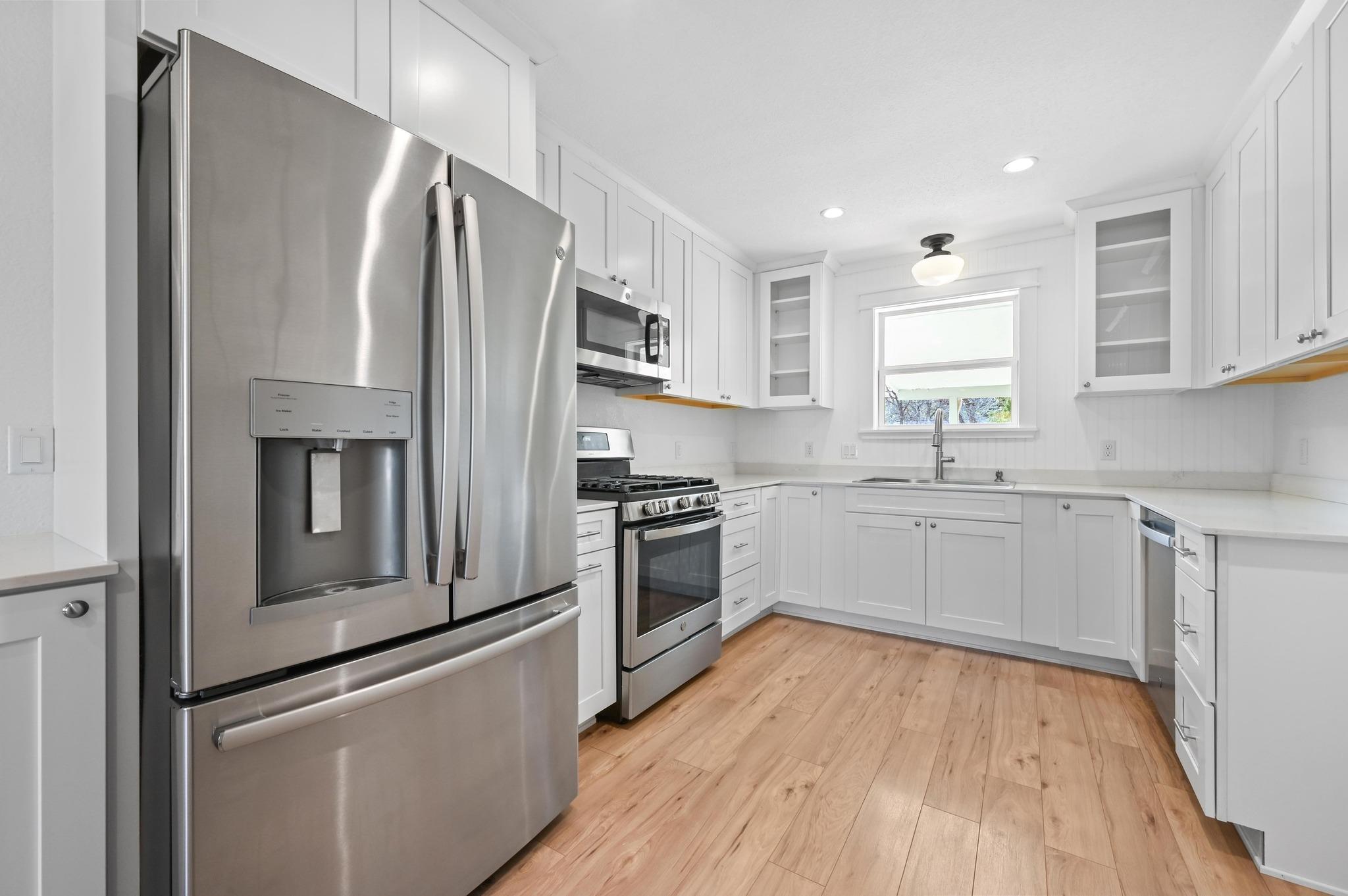 808 Vogel Dr, Lockhart, TX 78644