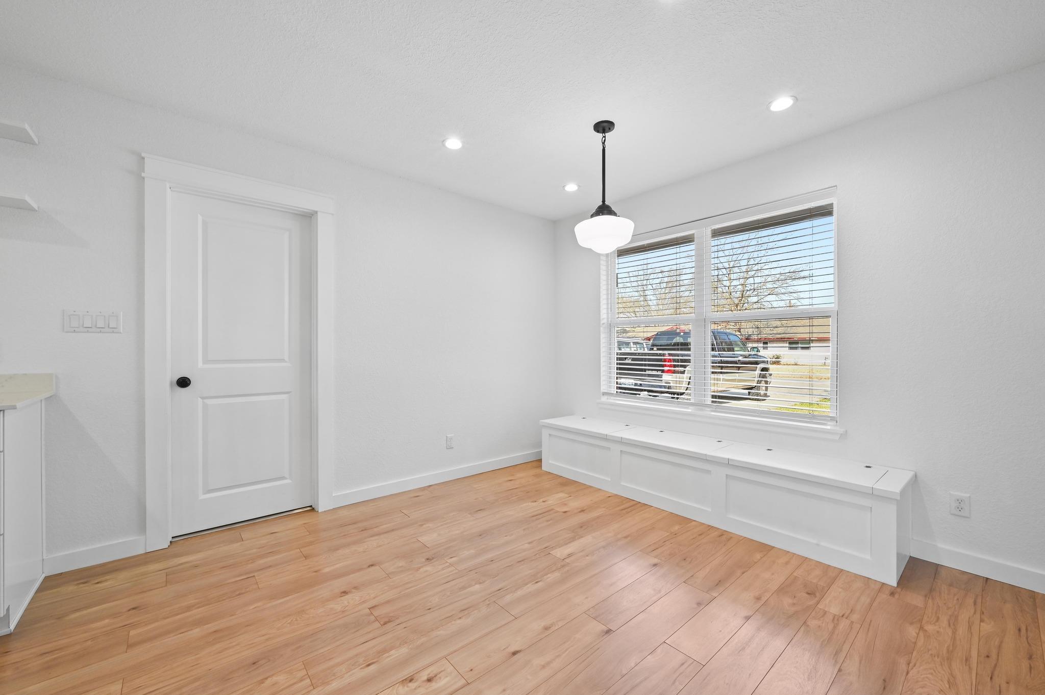 808 Vogel Dr, Lockhart, TX 78644