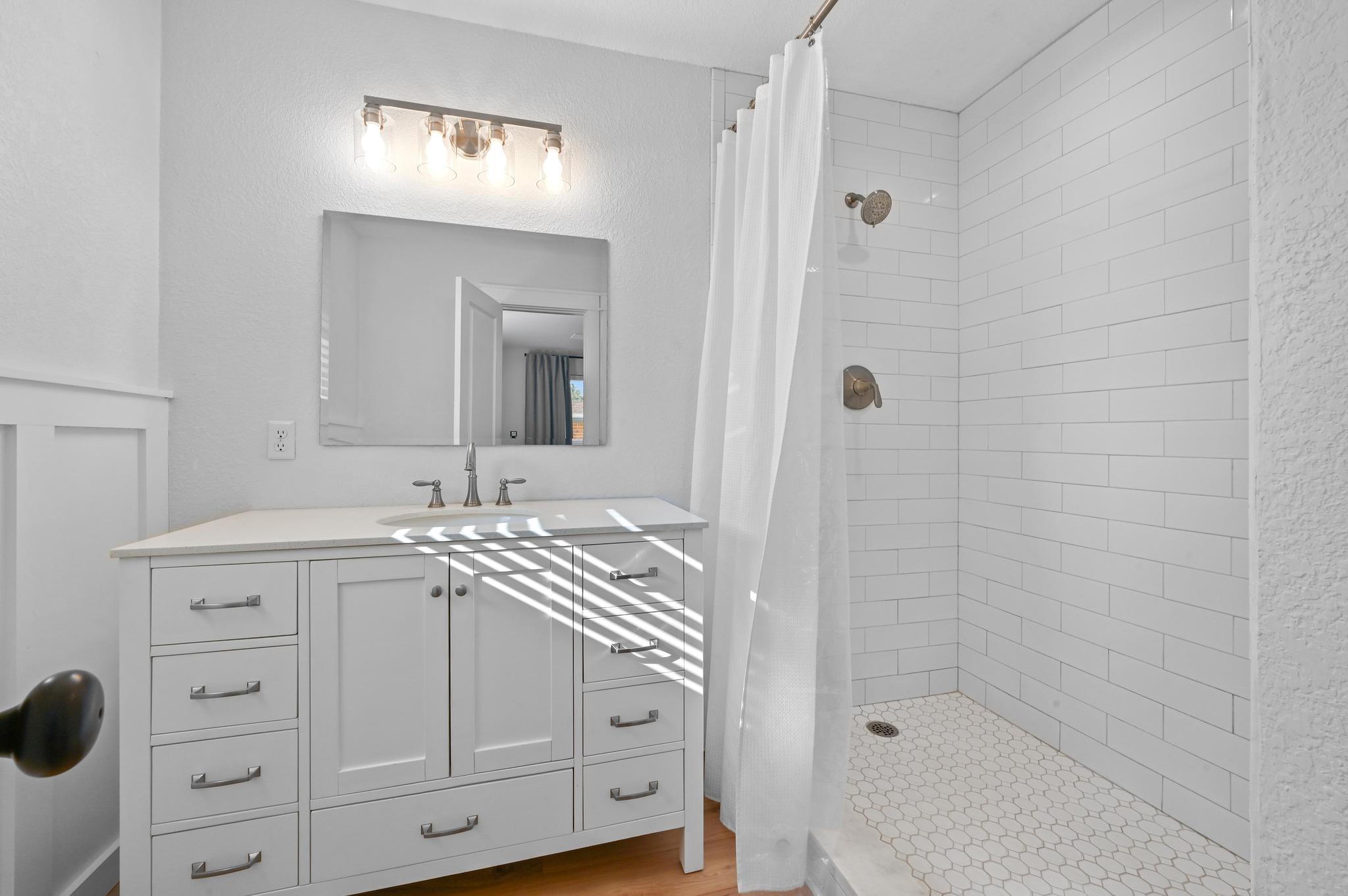 808 Vogel Dr, Lockhart, TX 78644