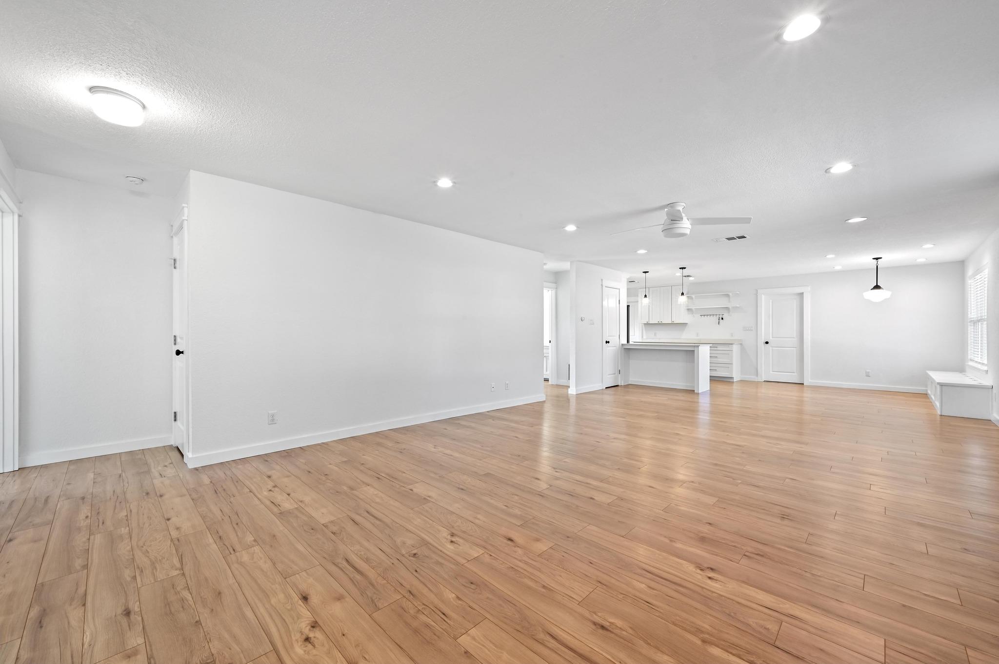 808 Vogel Dr, Lockhart, TX 78644