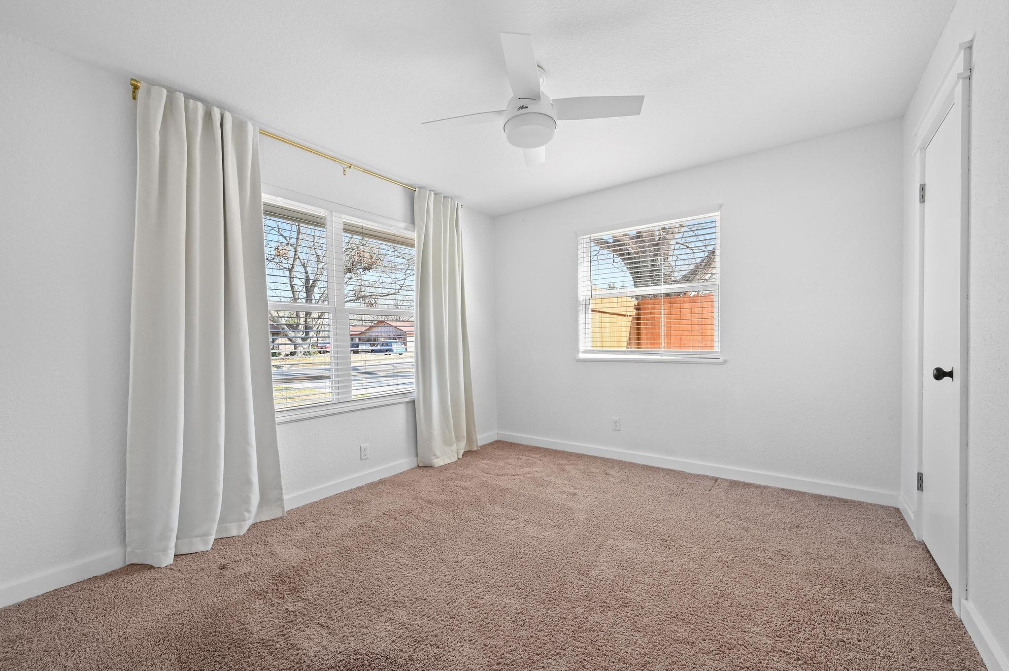 808 Vogel Dr, Lockhart, TX 78644