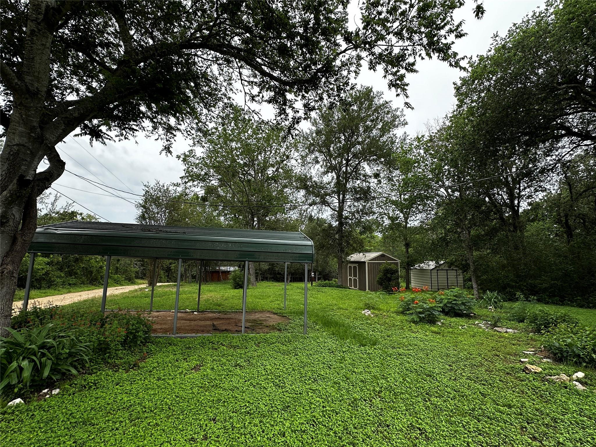 156 Clover Rd, Cedar Creek, TX 78612