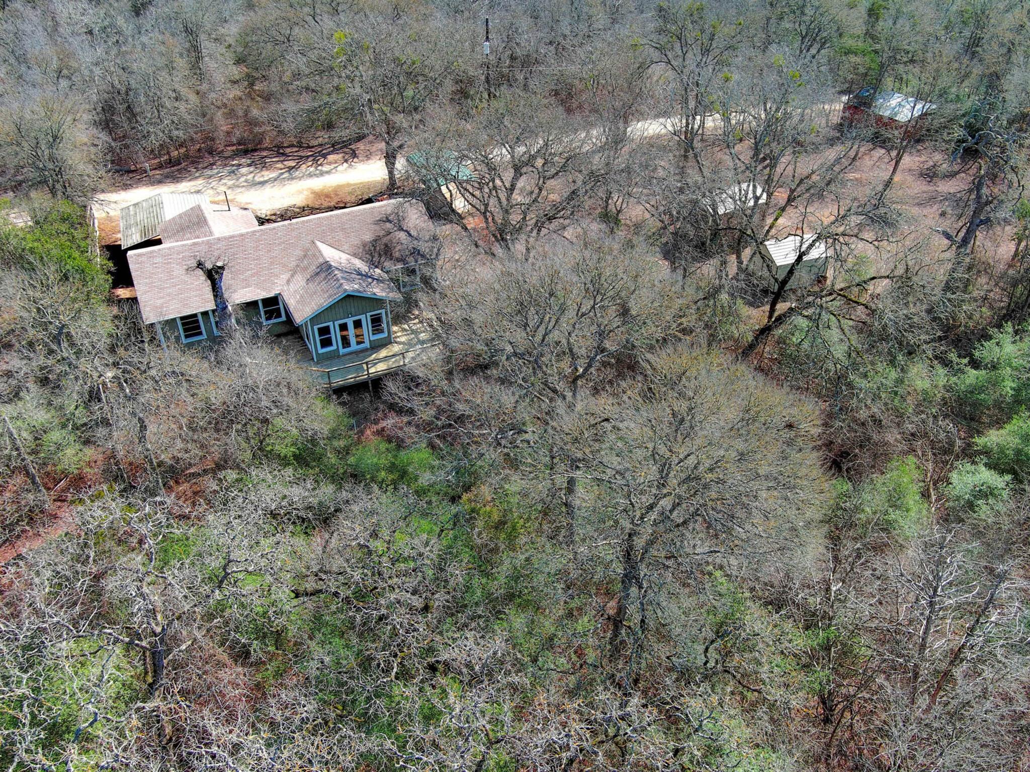 156 Clover Rd, Cedar Creek, TX 78612