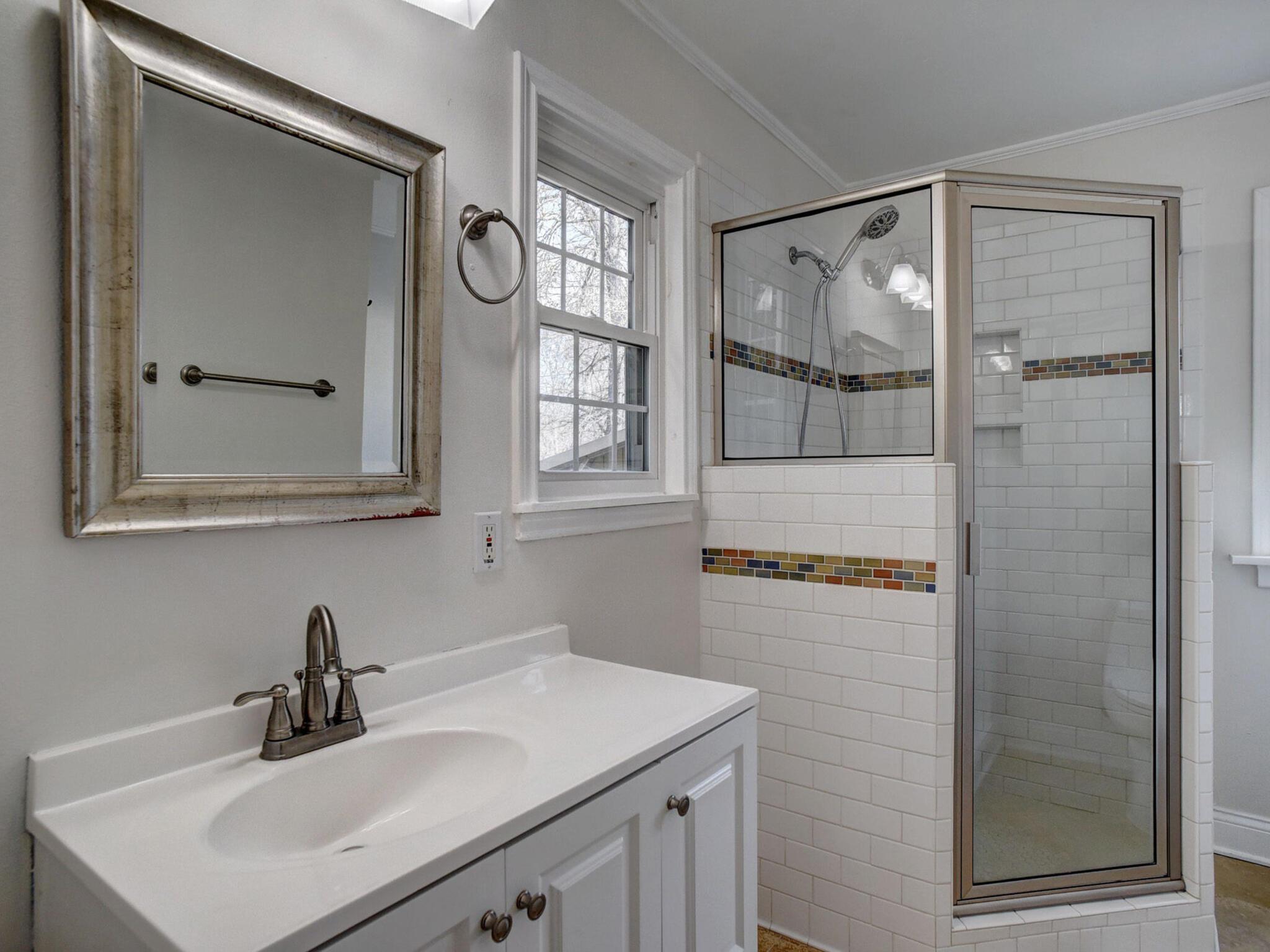 156 Clover Rd, Cedar Creek, TX 78612