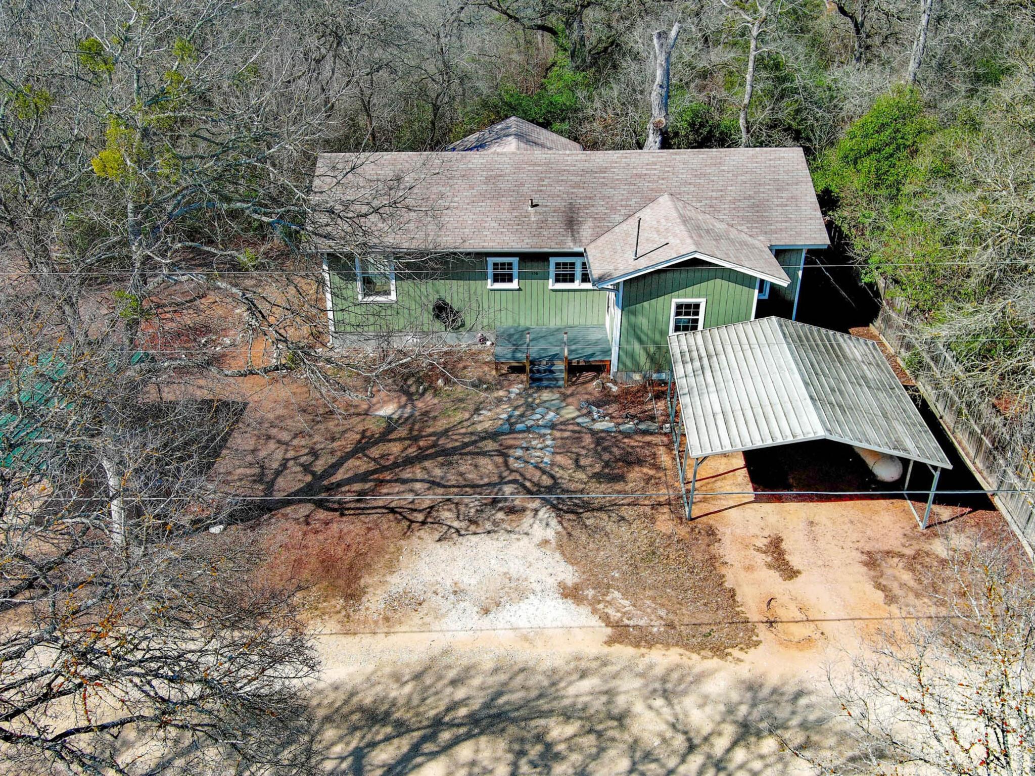 156 Clover Rd, Cedar Creek, TX 78612