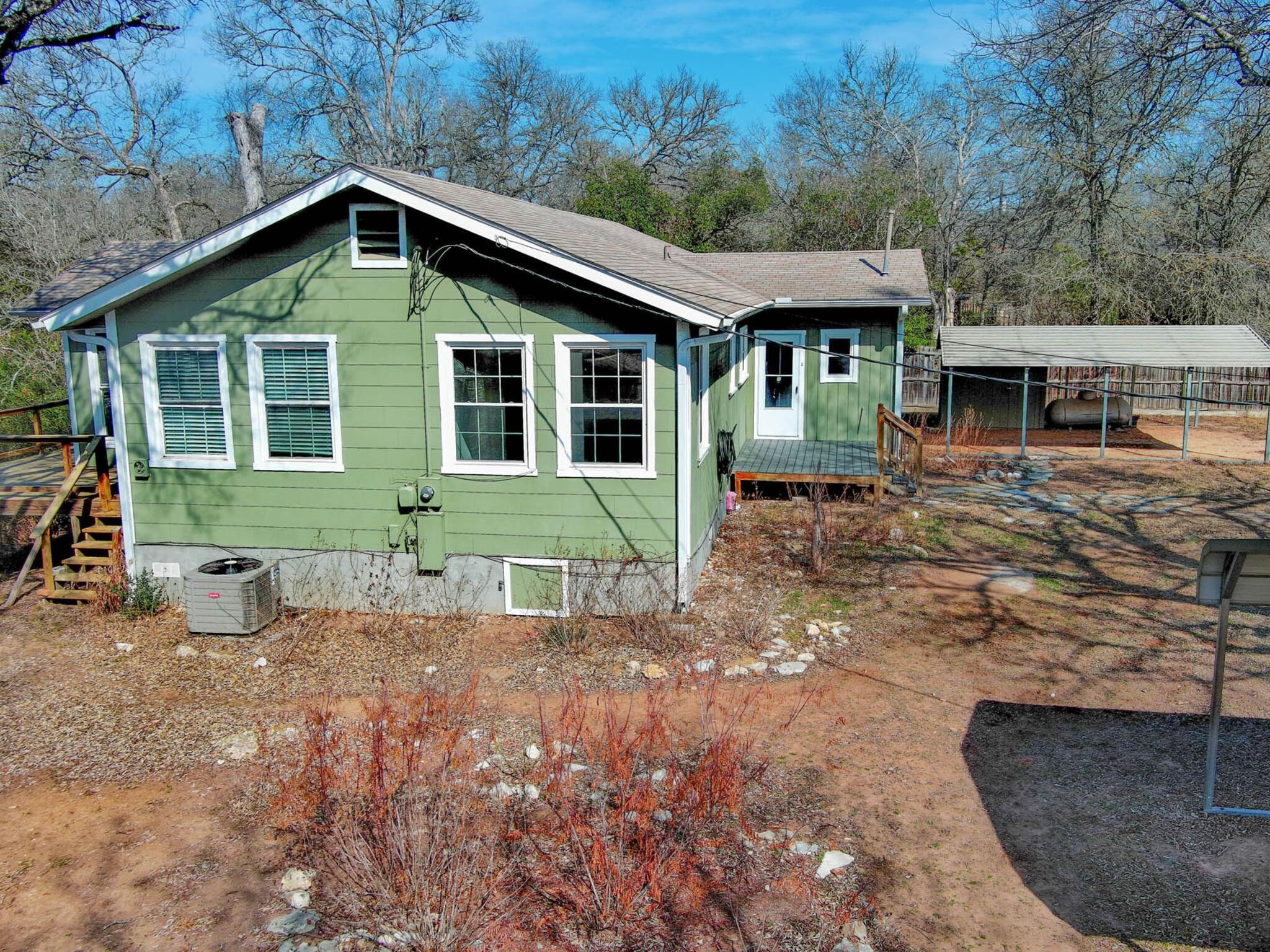 156 Clover Rd, Cedar Creek, TX 78612