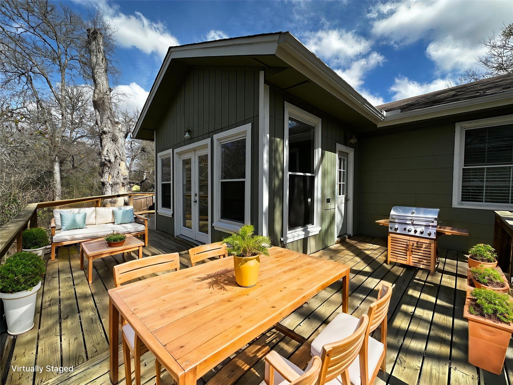 156 Clover Rd, Cedar Creek, TX 78612