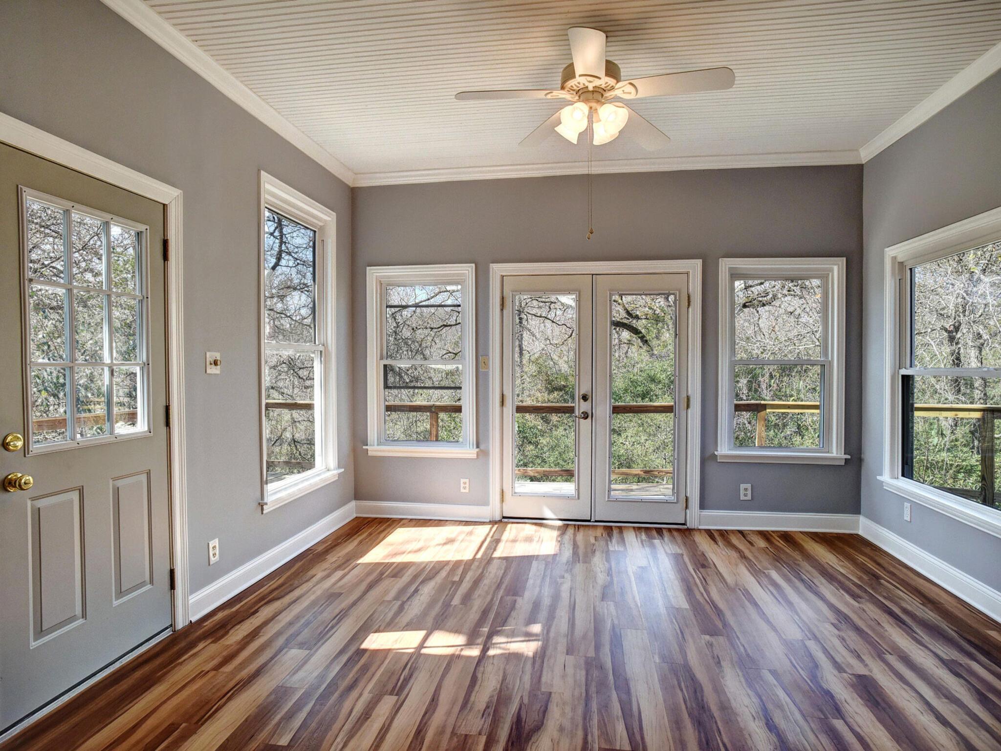 156 Clover Rd, Cedar Creek, TX 78612