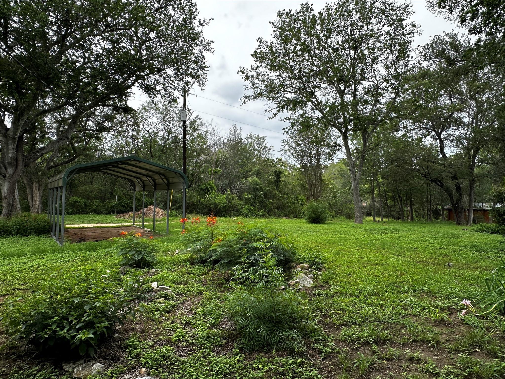 156 Clover Rd, Cedar Creek, TX 78612